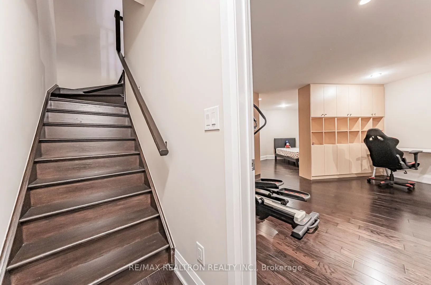 115 Harrison Garden Boulevard, #Th43