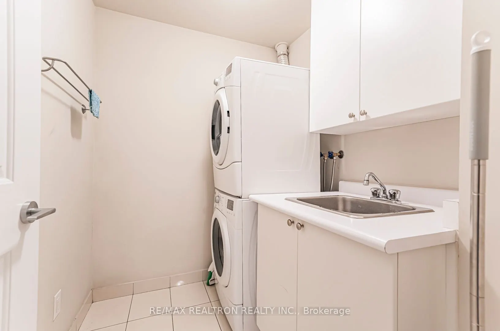 115 Harrison Garden Boulevard, #Th43