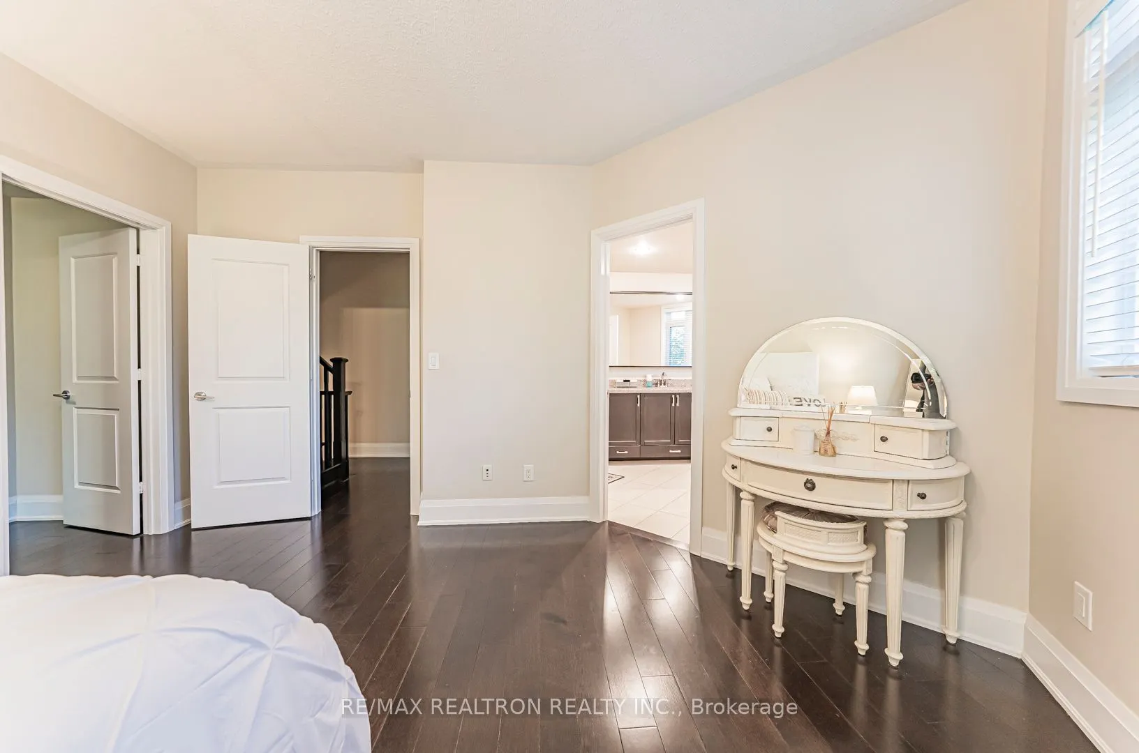 115 Harrison Garden Boulevard, #Th43