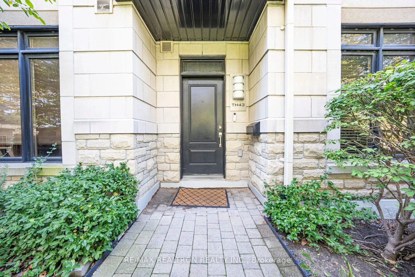115 Harrison Garden Boulevard, #Th43