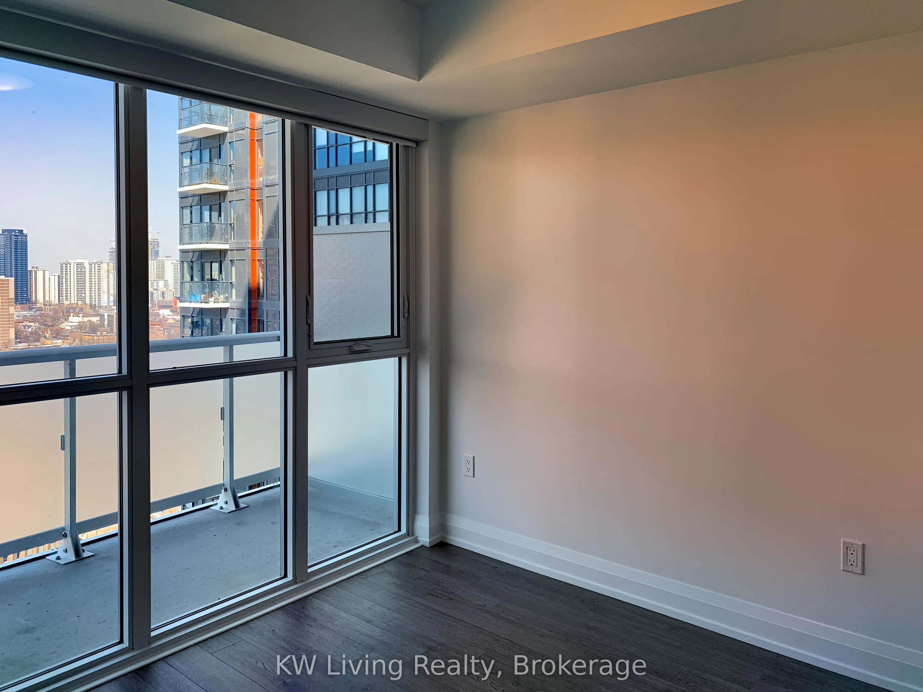 77 Mutual Street, #2608