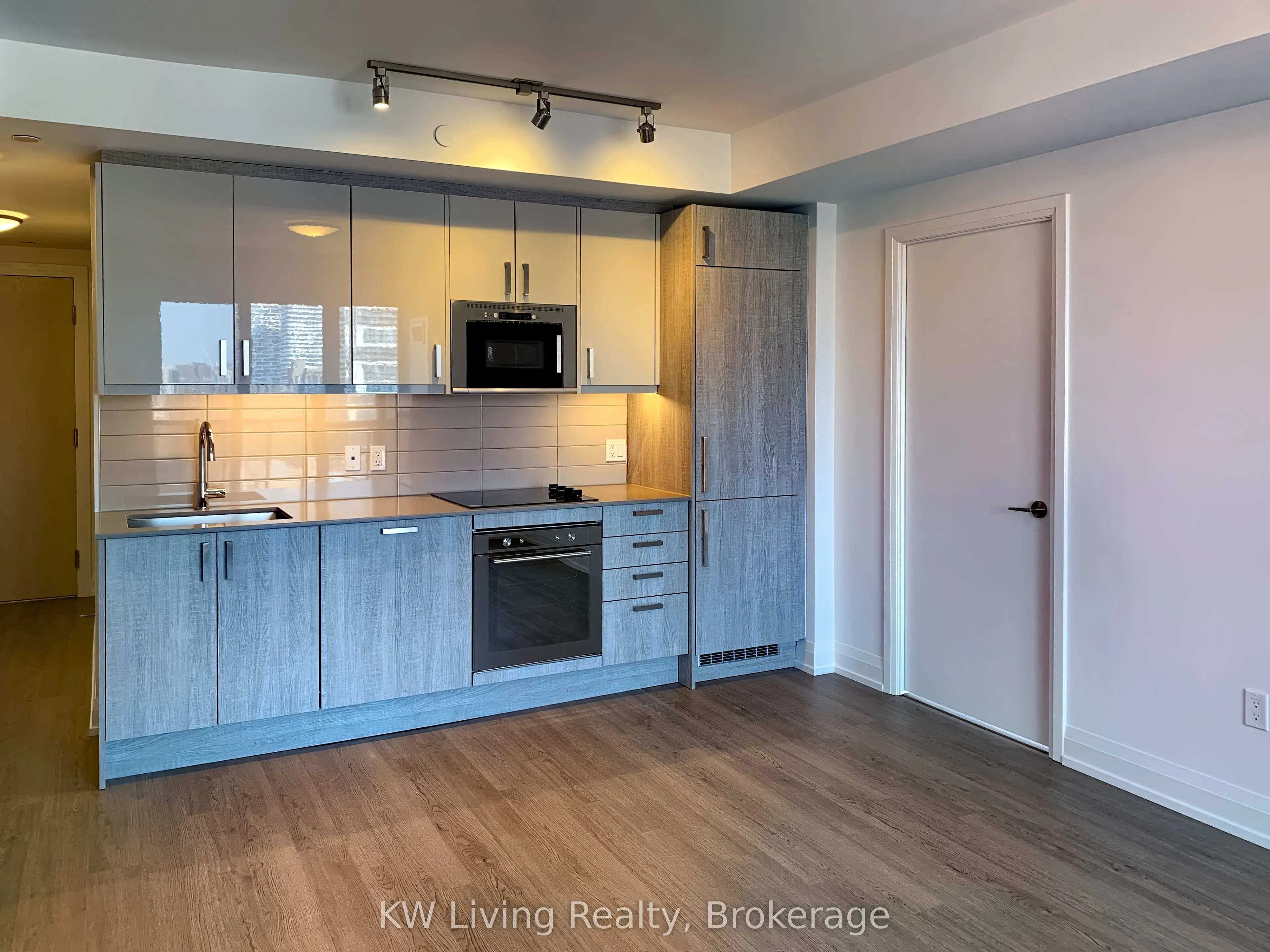 77 Mutual Street, #2608