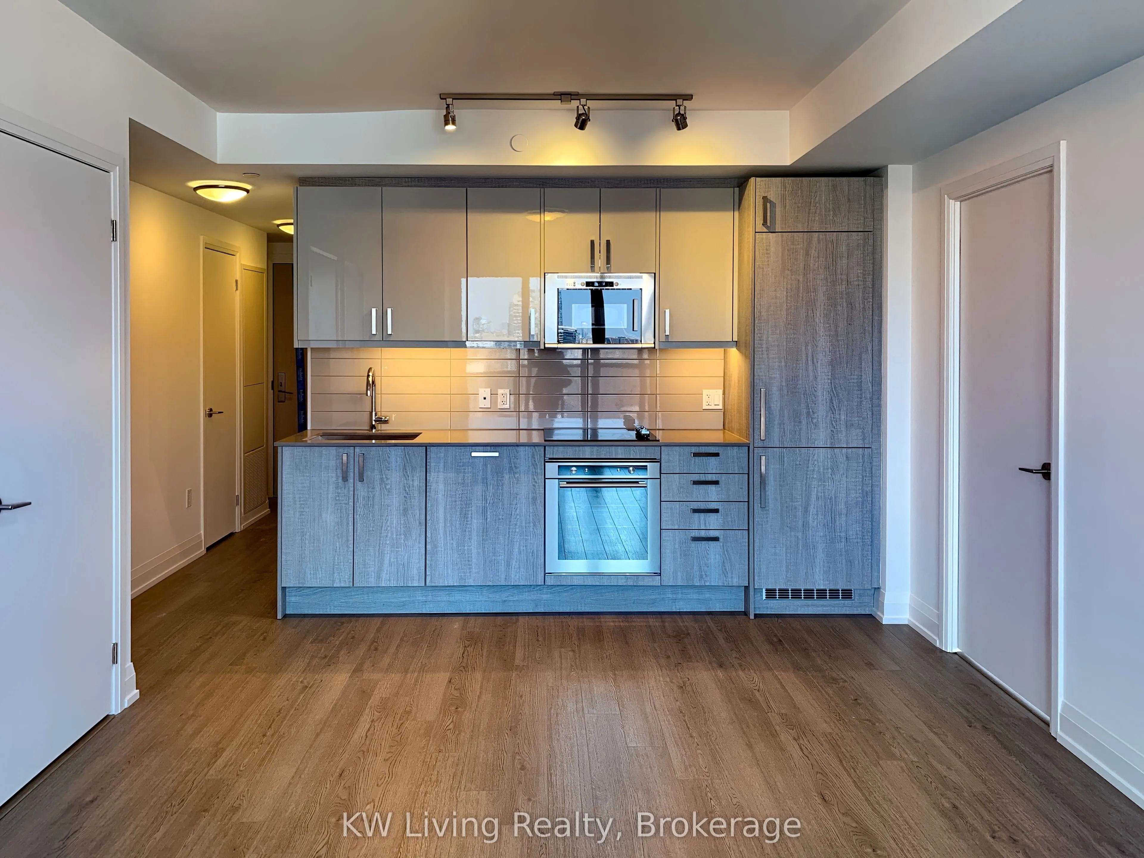 77 Mutual Street, #2608