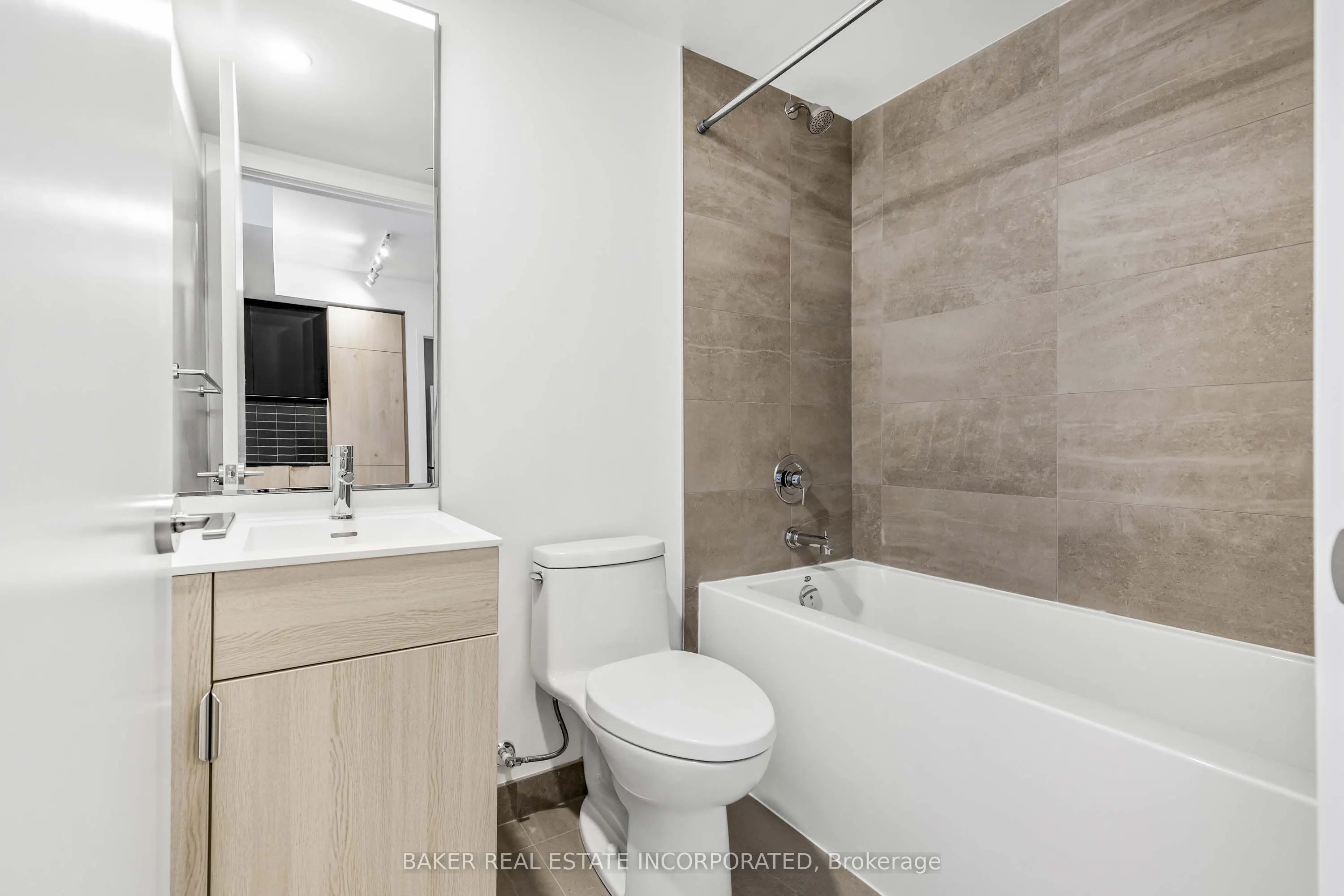 28 Eastern Avenue, #928