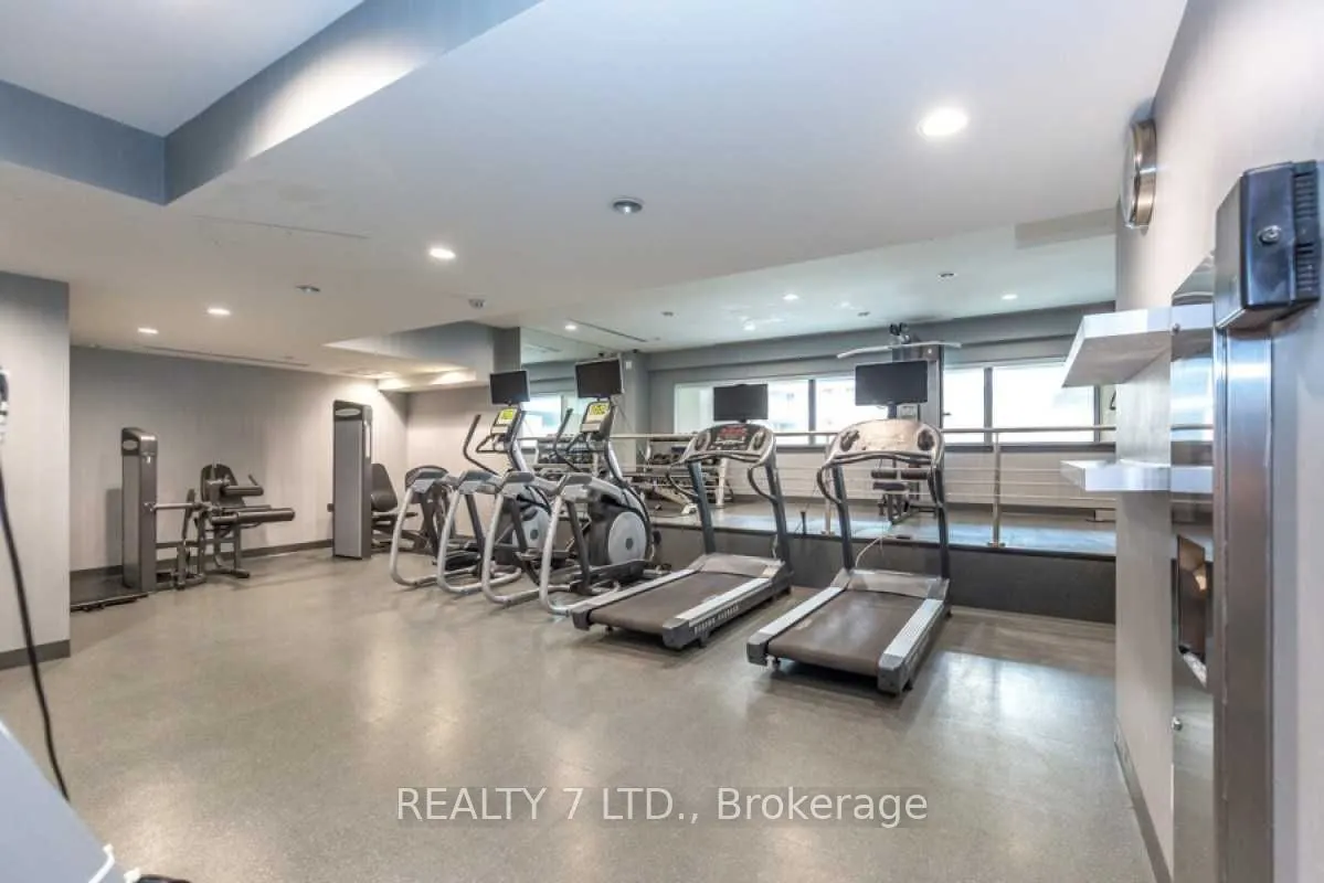 17 Kenaston Gardens, #807