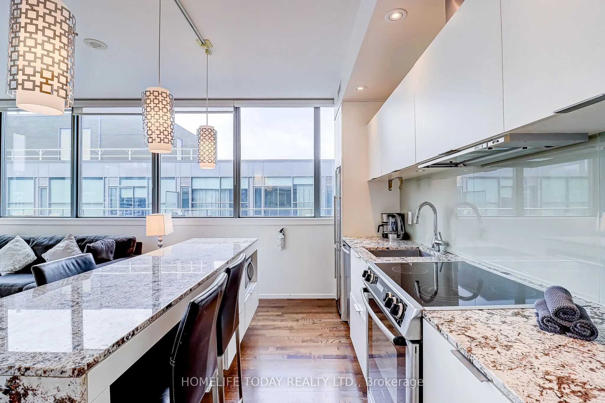8 Charlotte Street, #1502