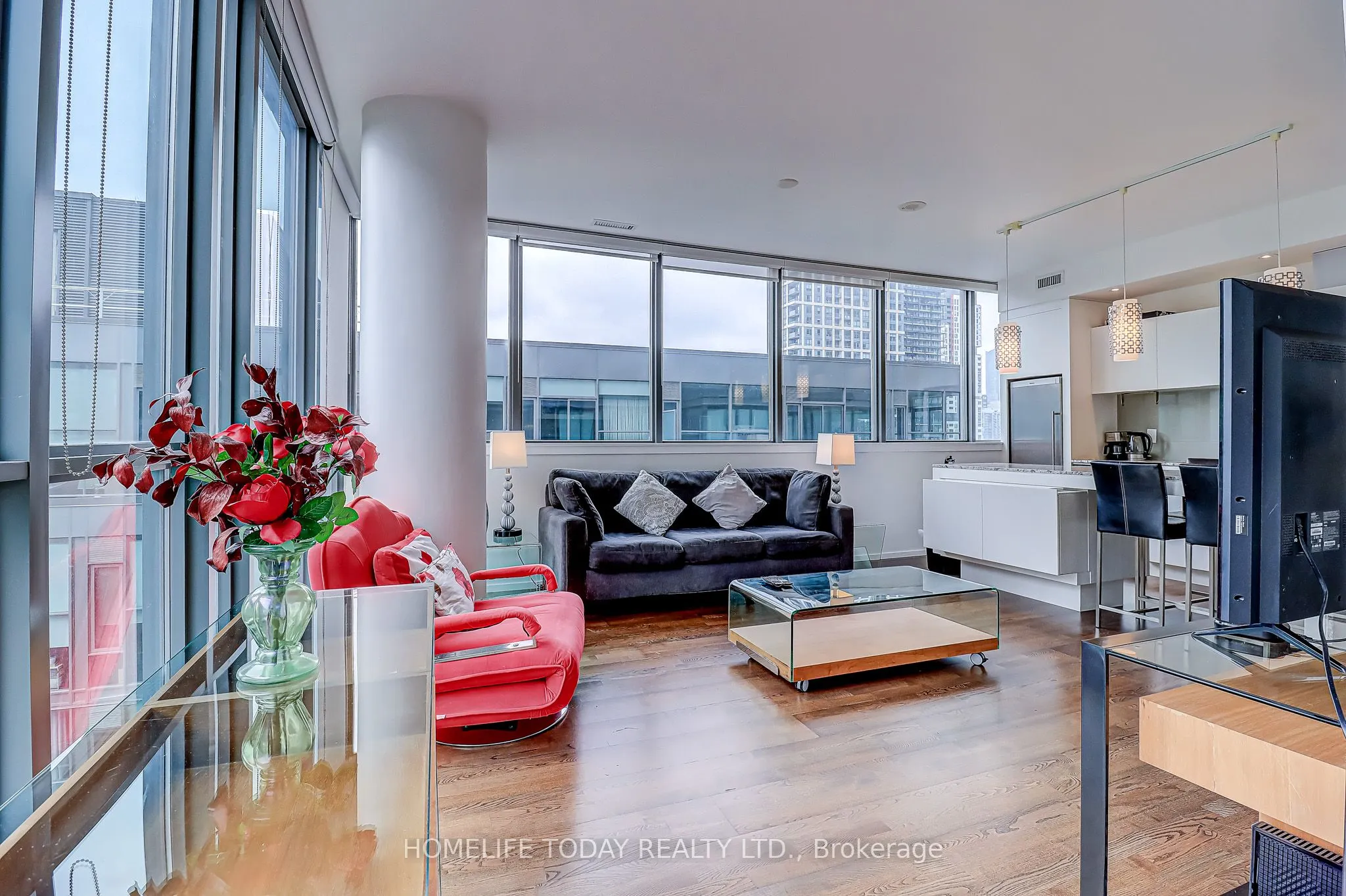 8 Charlotte Street, #1502