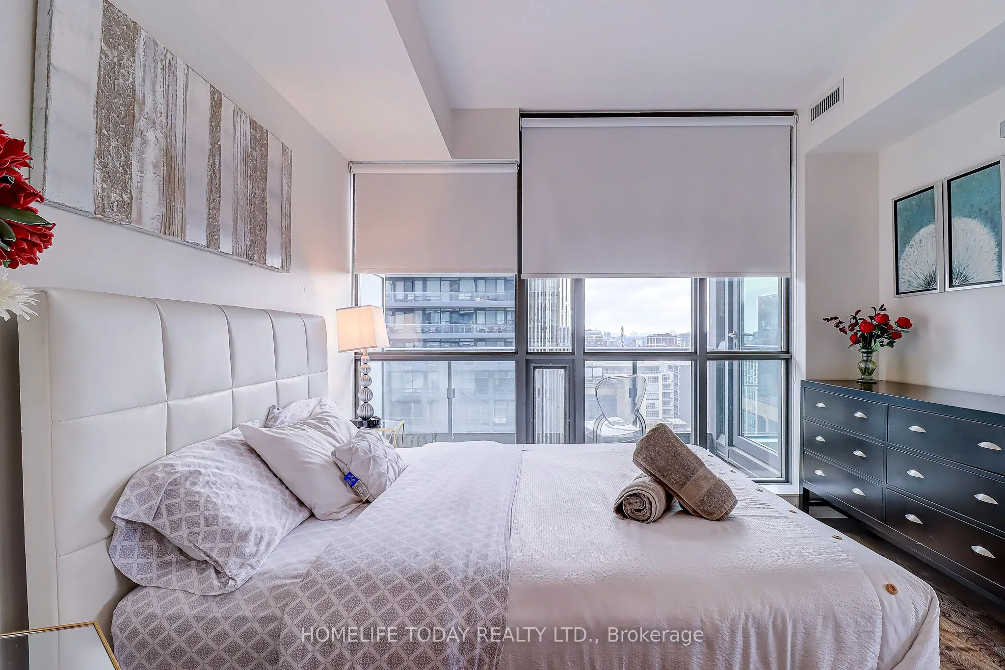 8 Charlotte Street, #1502