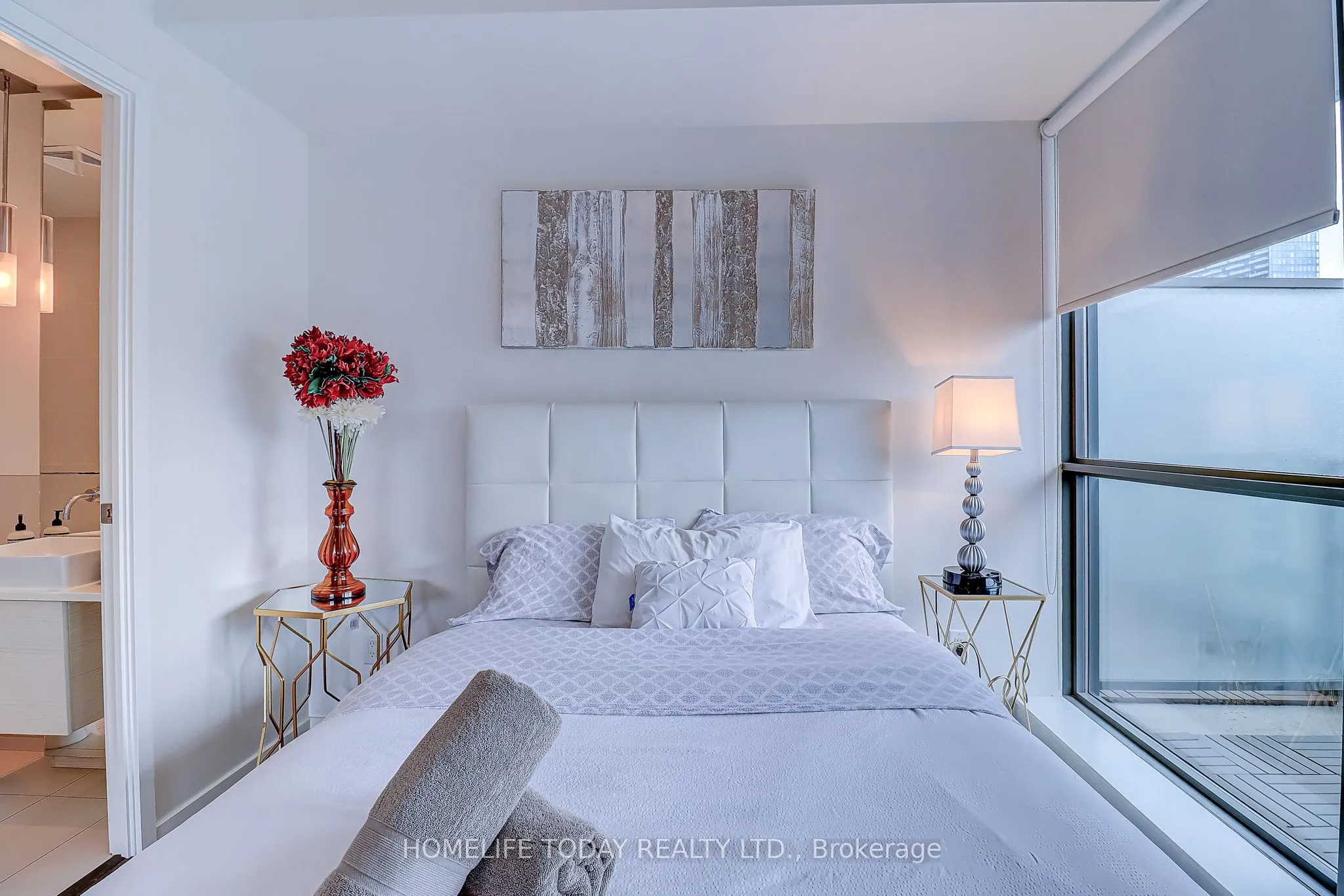 8 Charlotte Street, #1502