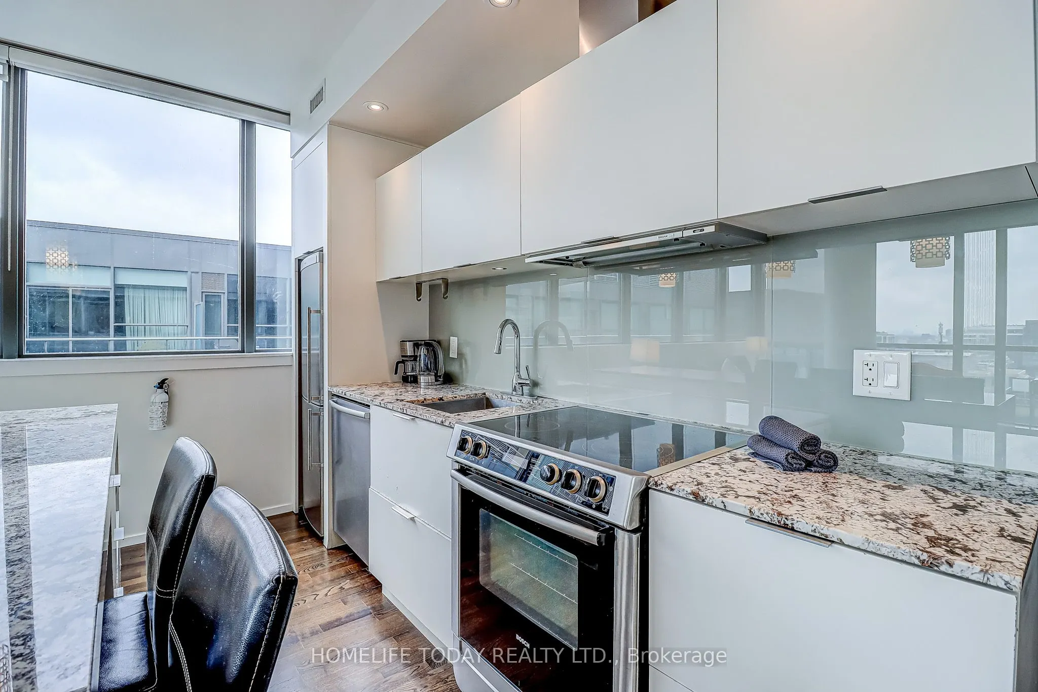 8 Charlotte Street, #1502