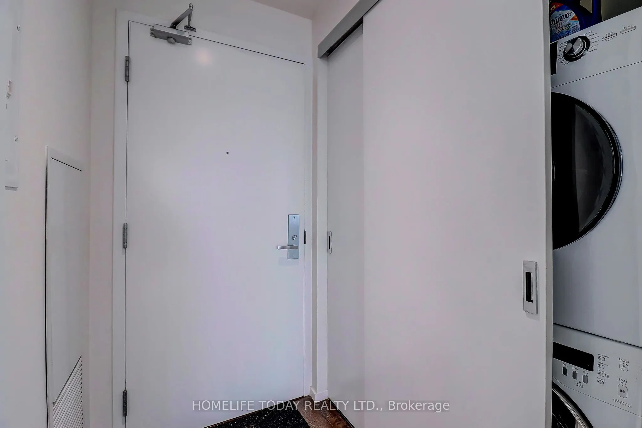 8 Charlotte Street, #1502