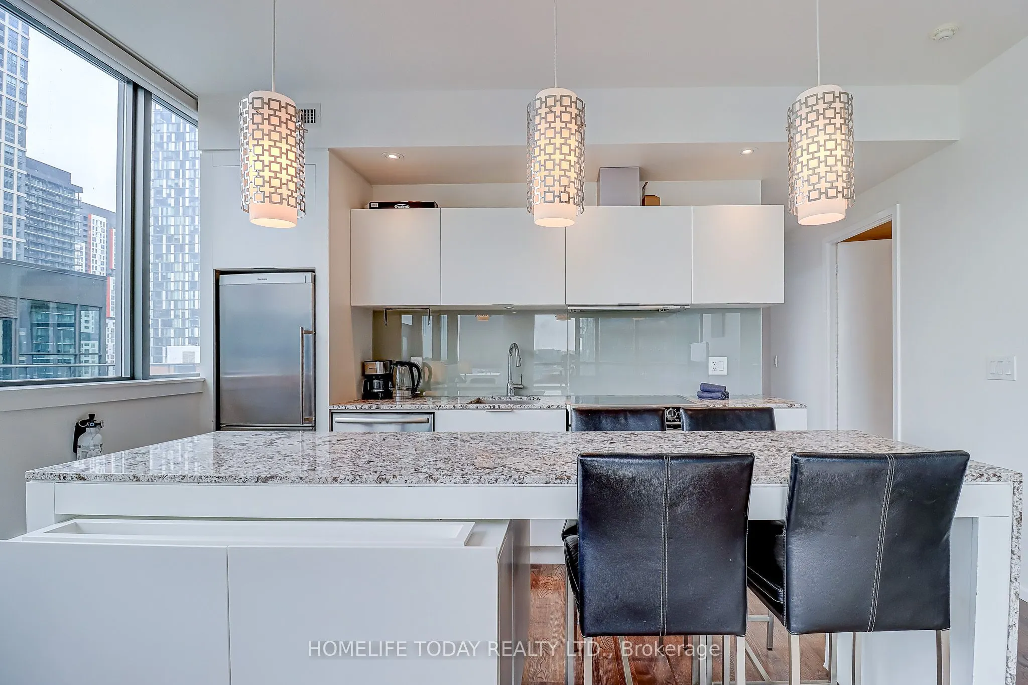 8 Charlotte Street, #1502