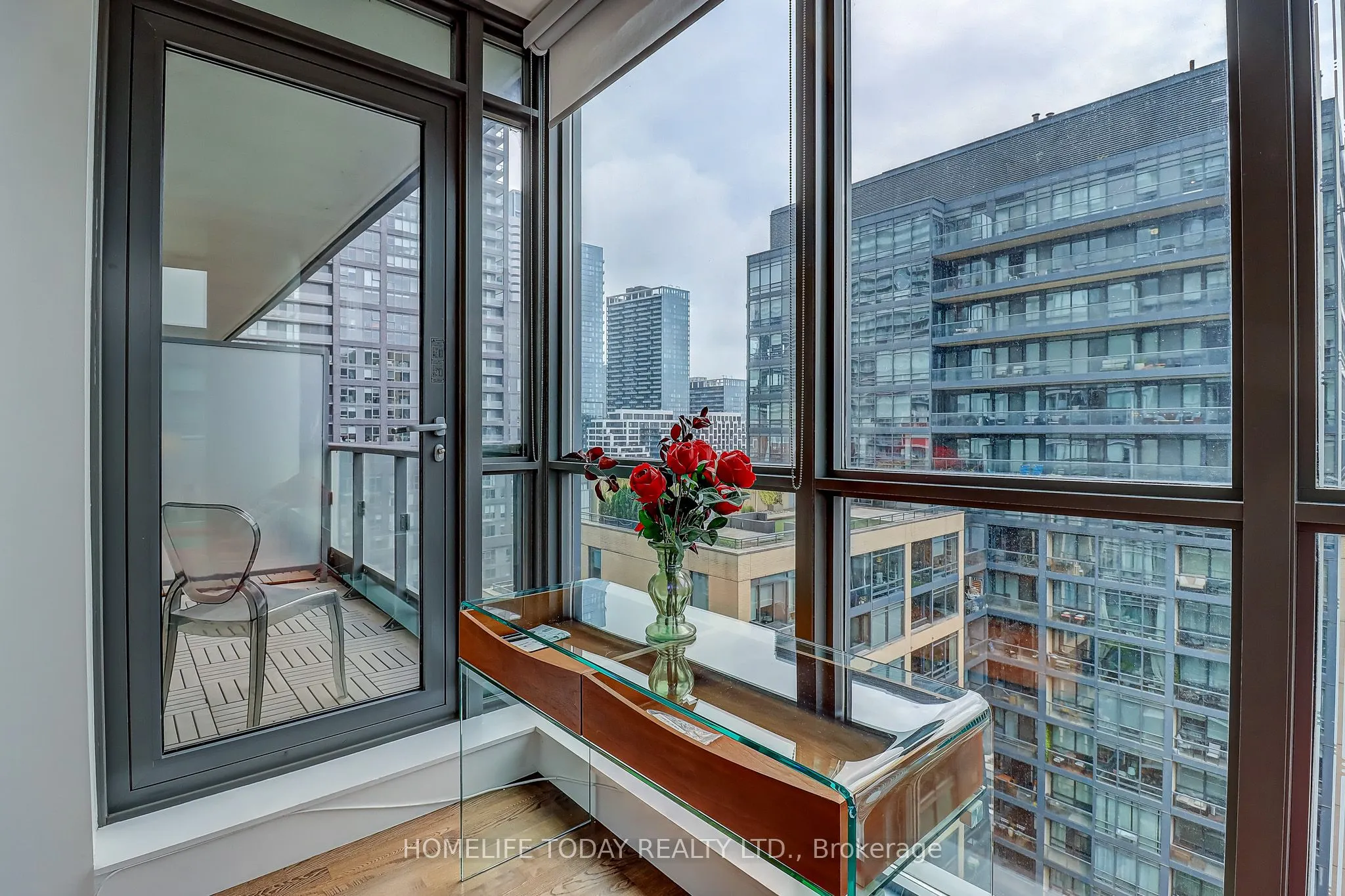 8 Charlotte Street, #1502