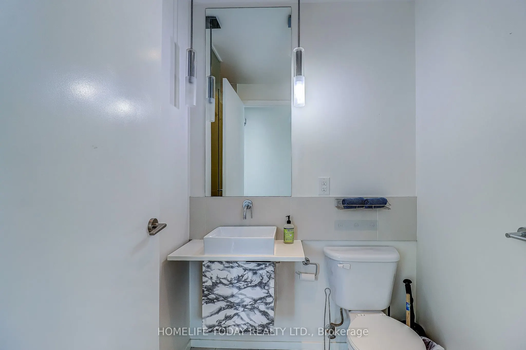 8 Charlotte Street, #1502