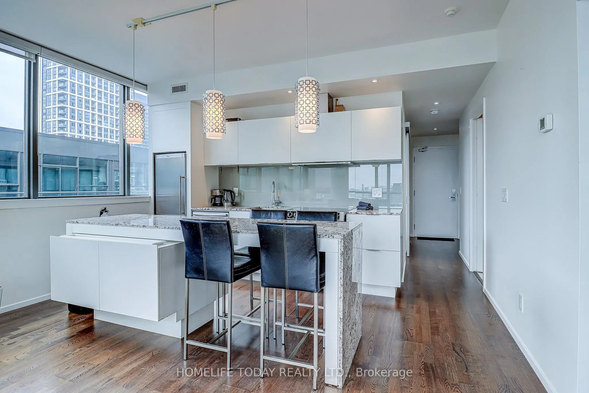 8 Charlotte Street, #1502