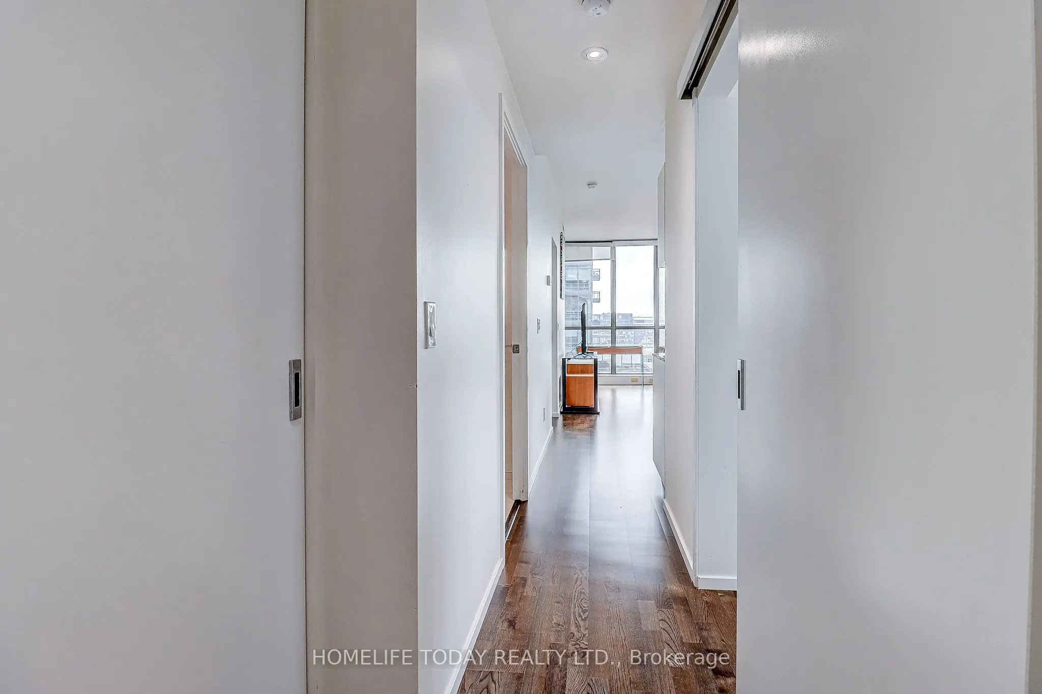 8 Charlotte Street, #1502