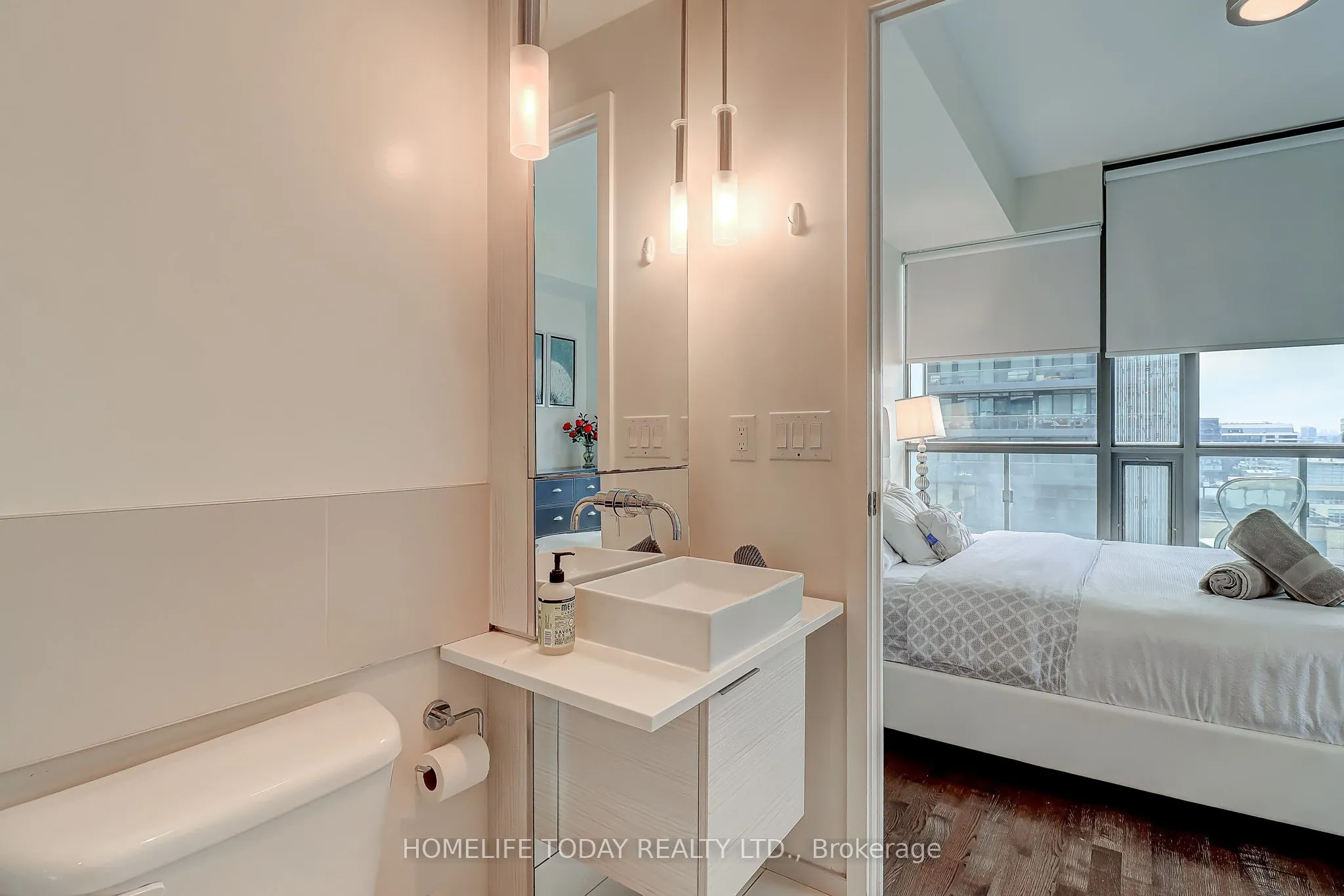 8 Charlotte Street, #1502