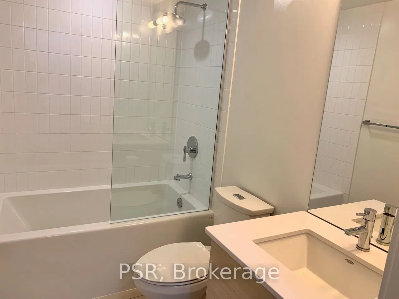 210 Simcoe Street, #1708
