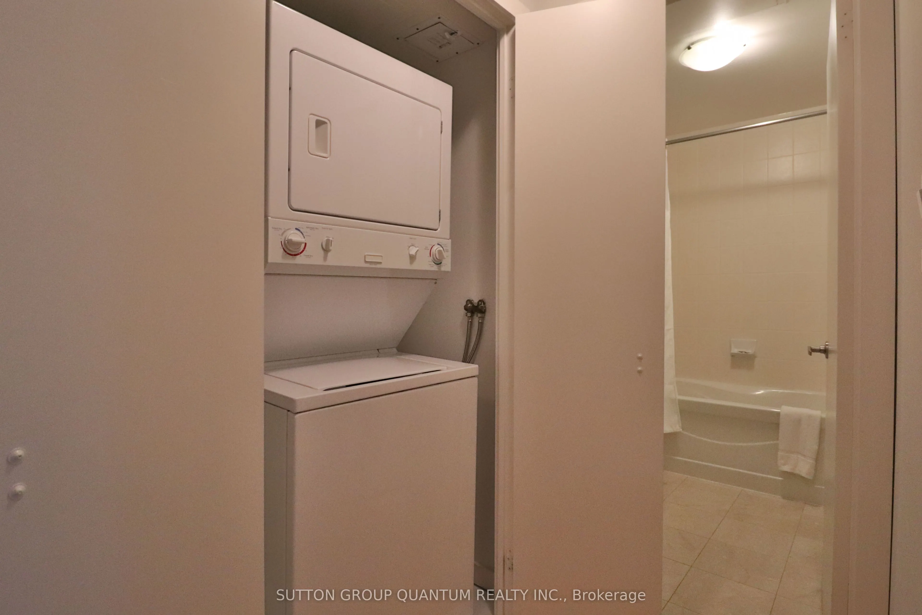 65 Bremner Boulevard, #3807