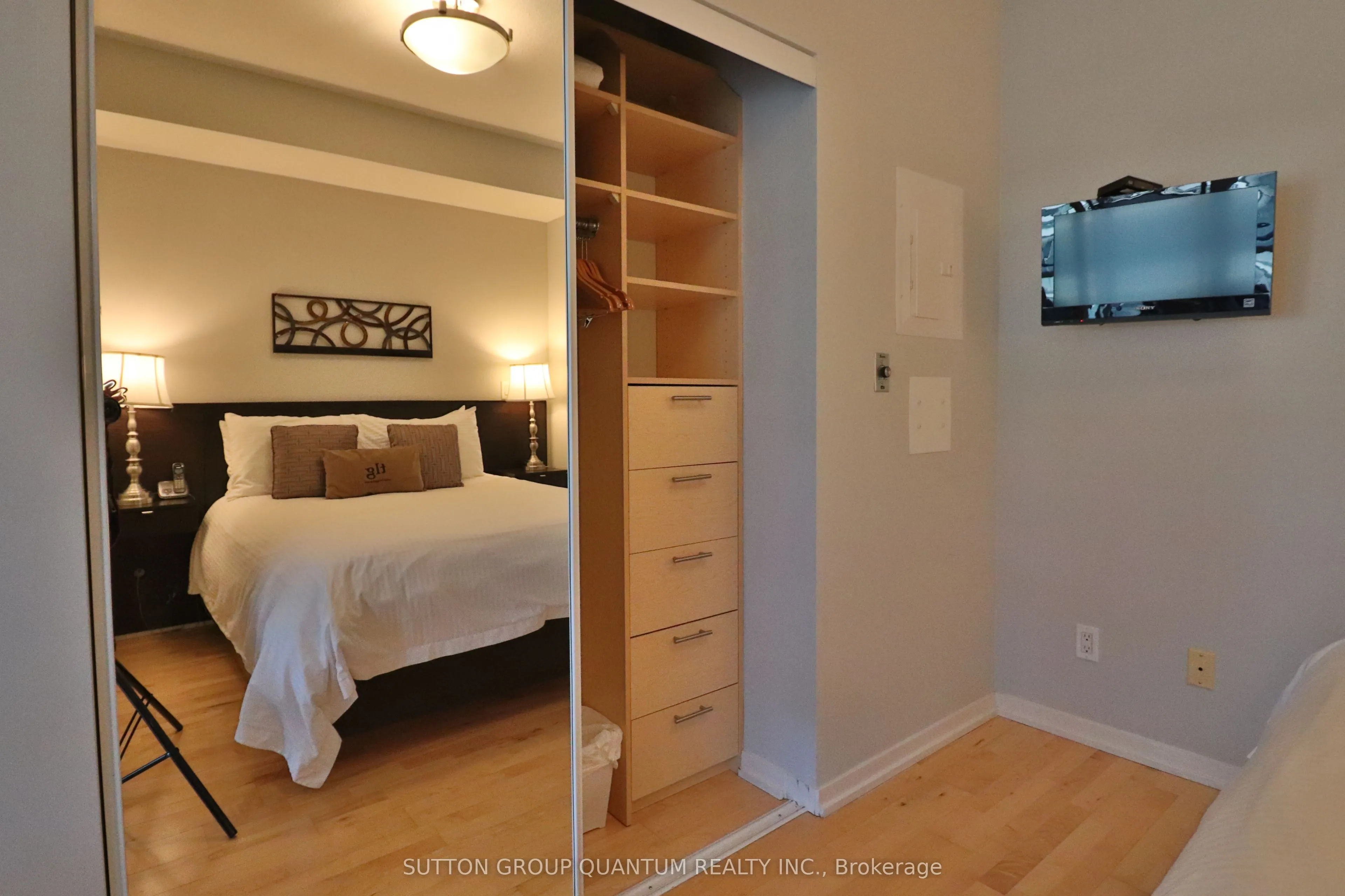 65 Bremner Boulevard, #3807