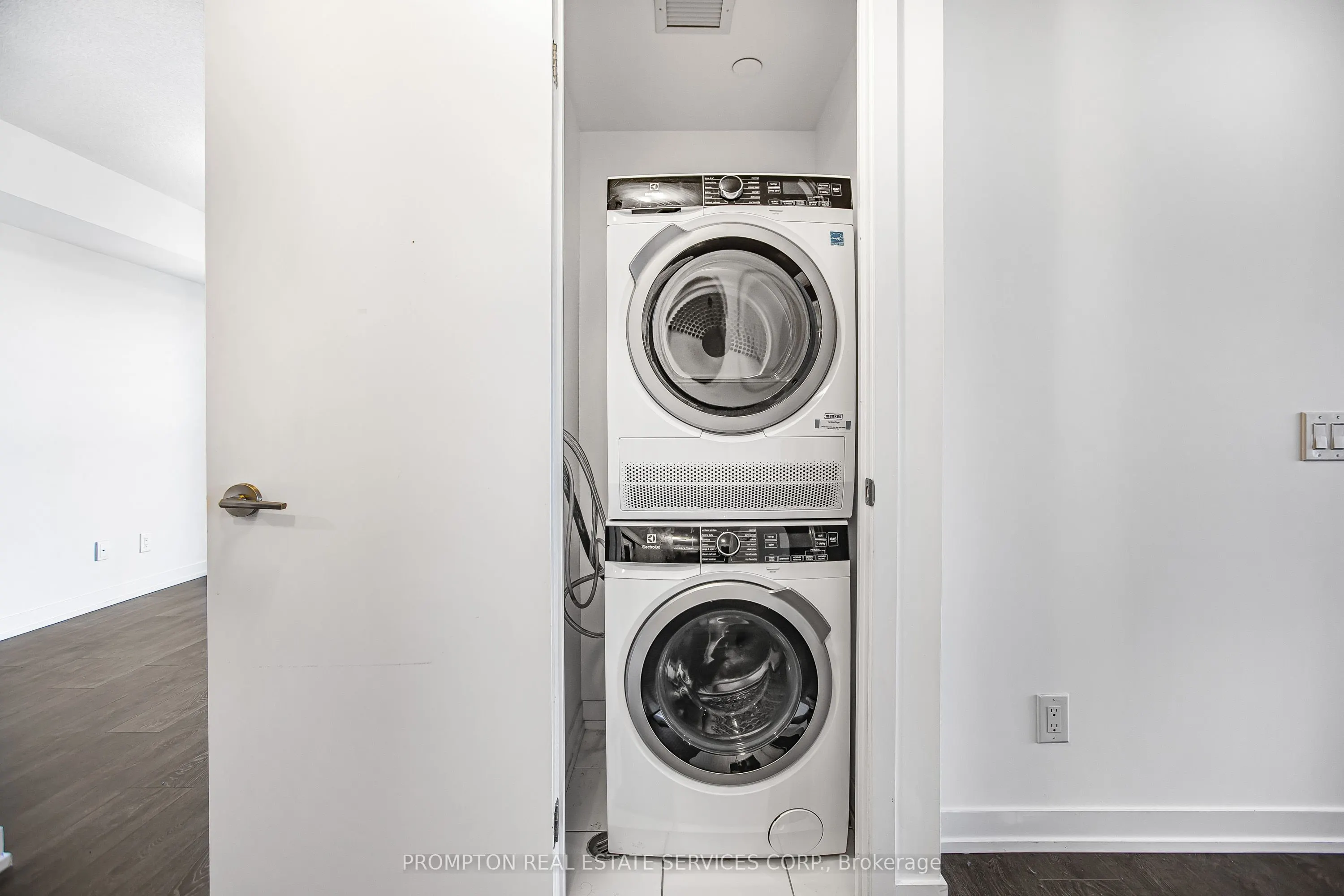 219 Dundas Street E, #2312