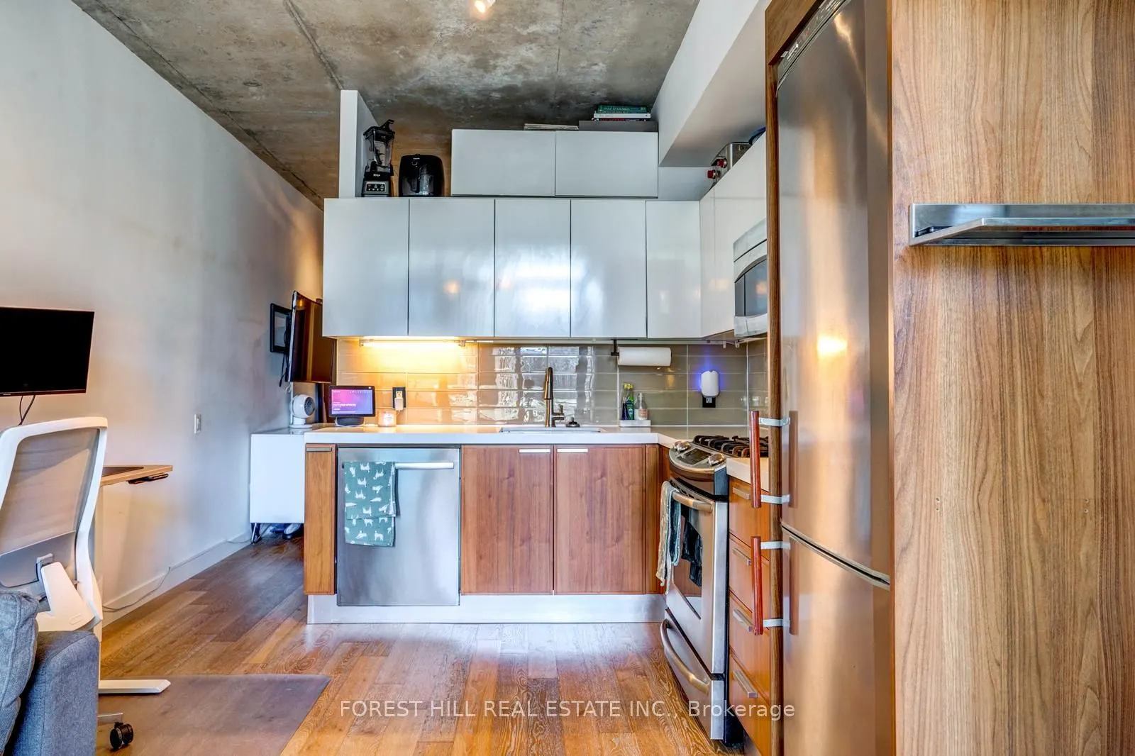 25 Stafford Street, #608