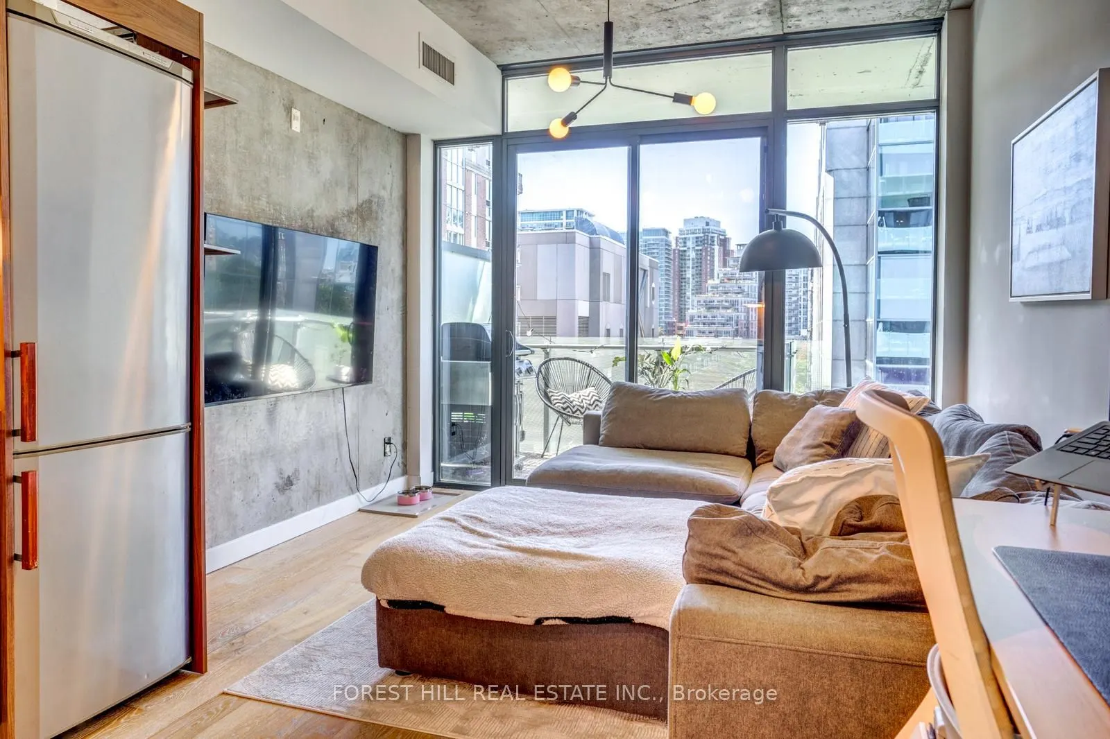 25 Stafford Street, #608