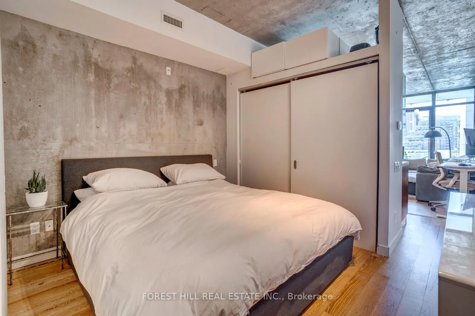 25 Stafford Street, #608