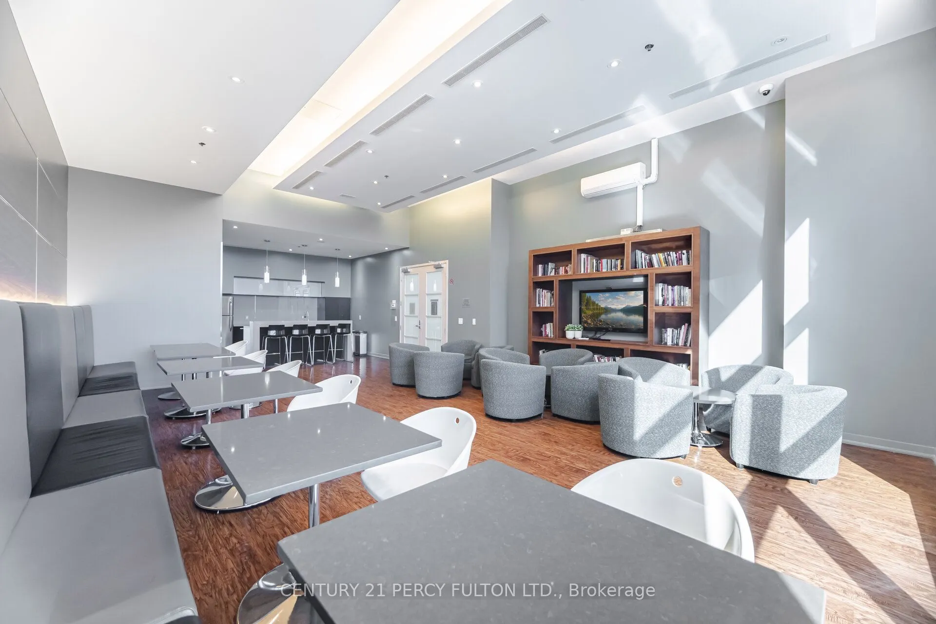 19 Singer Court, #1518