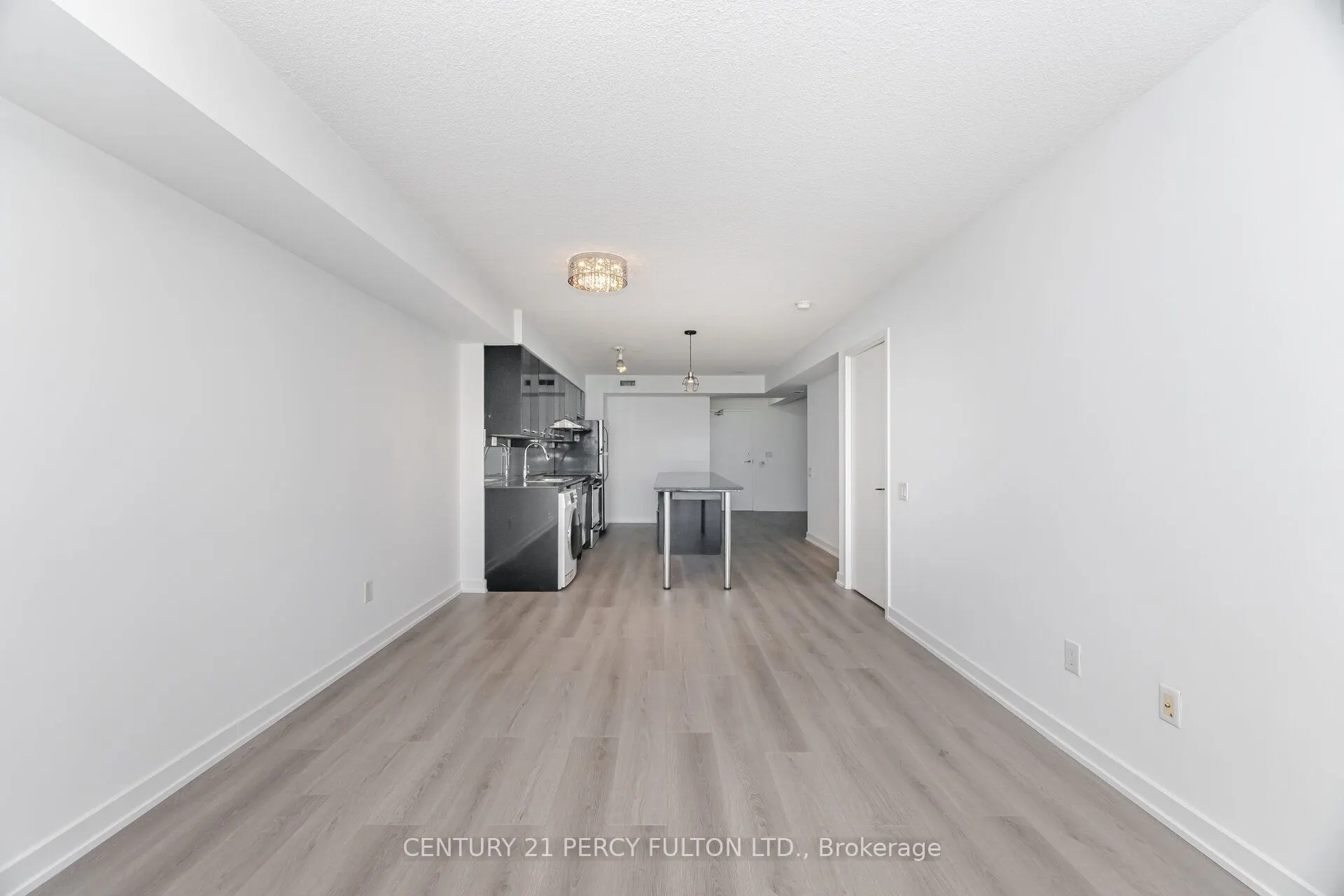 19 Singer Court, #1518
