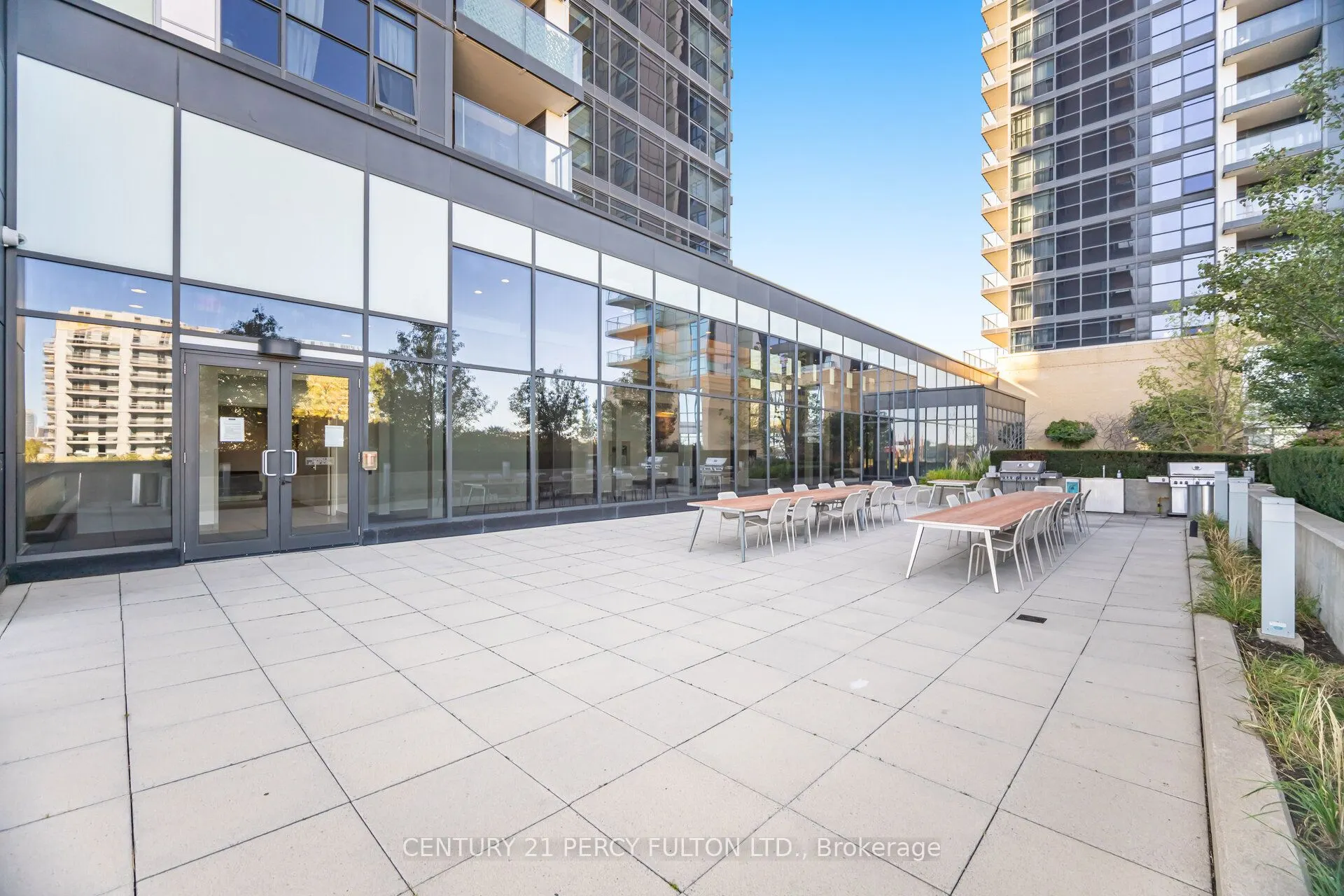 19 Singer Court, #1518