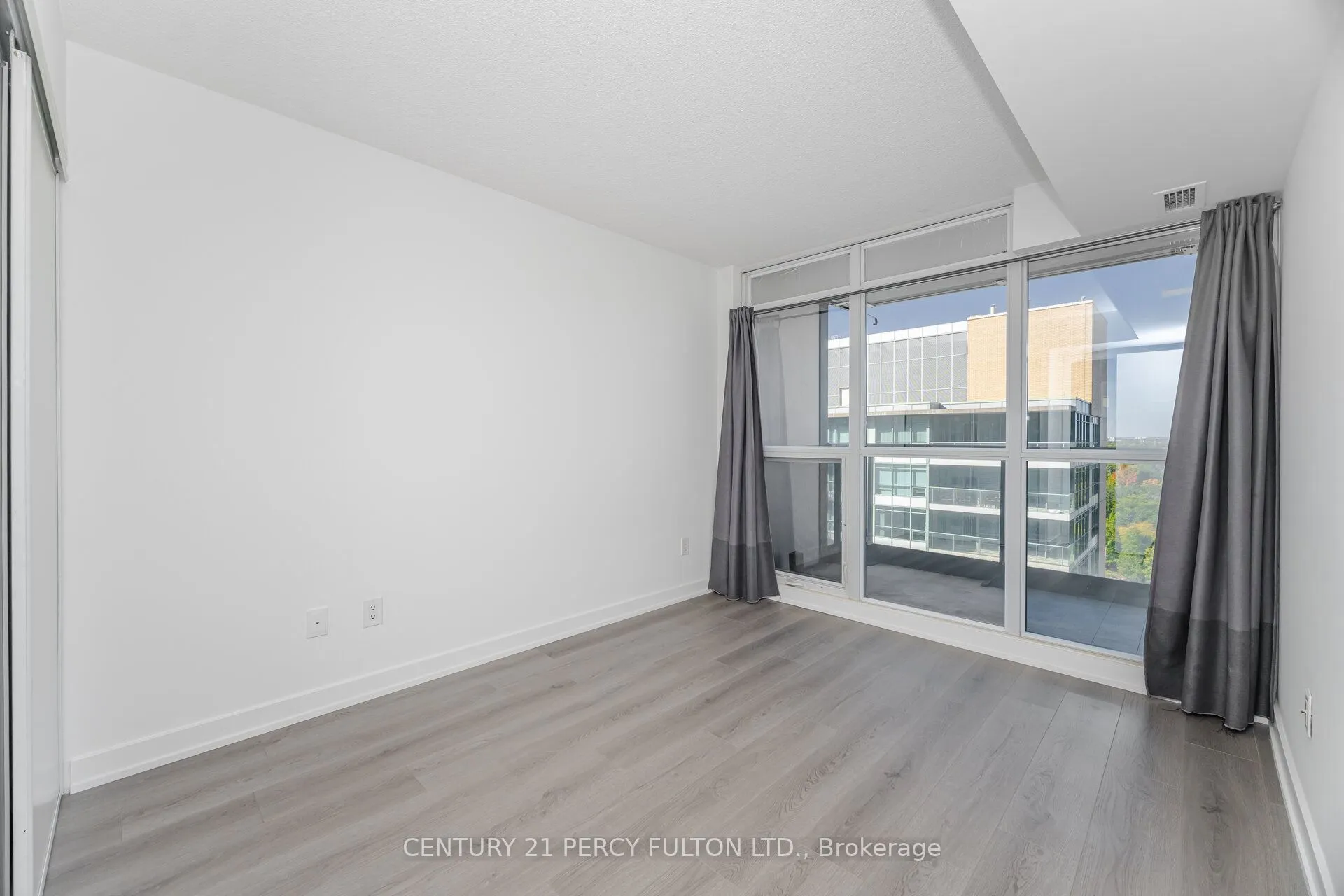 19 Singer Court, #1518