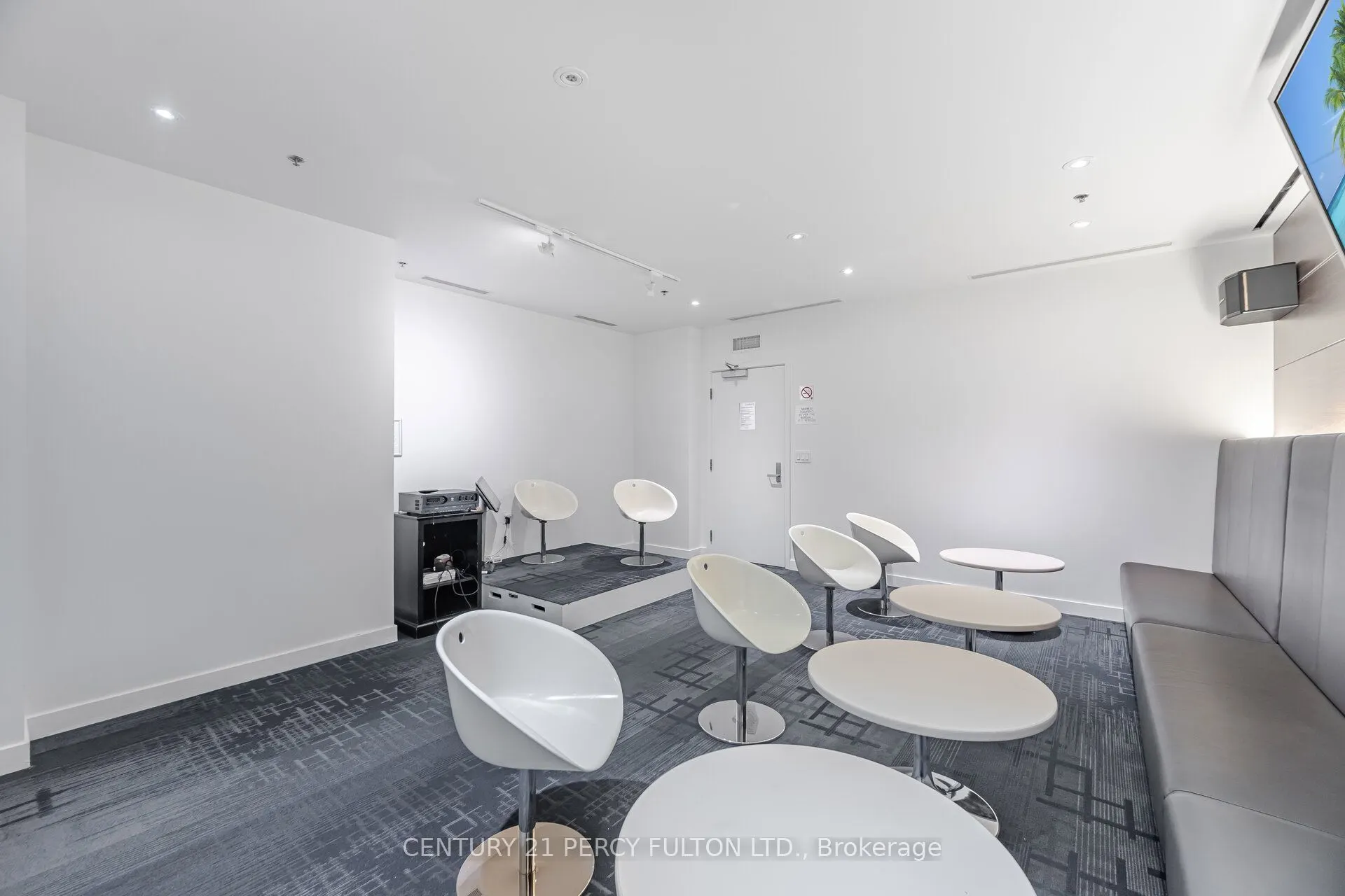 19 Singer Court, #1518