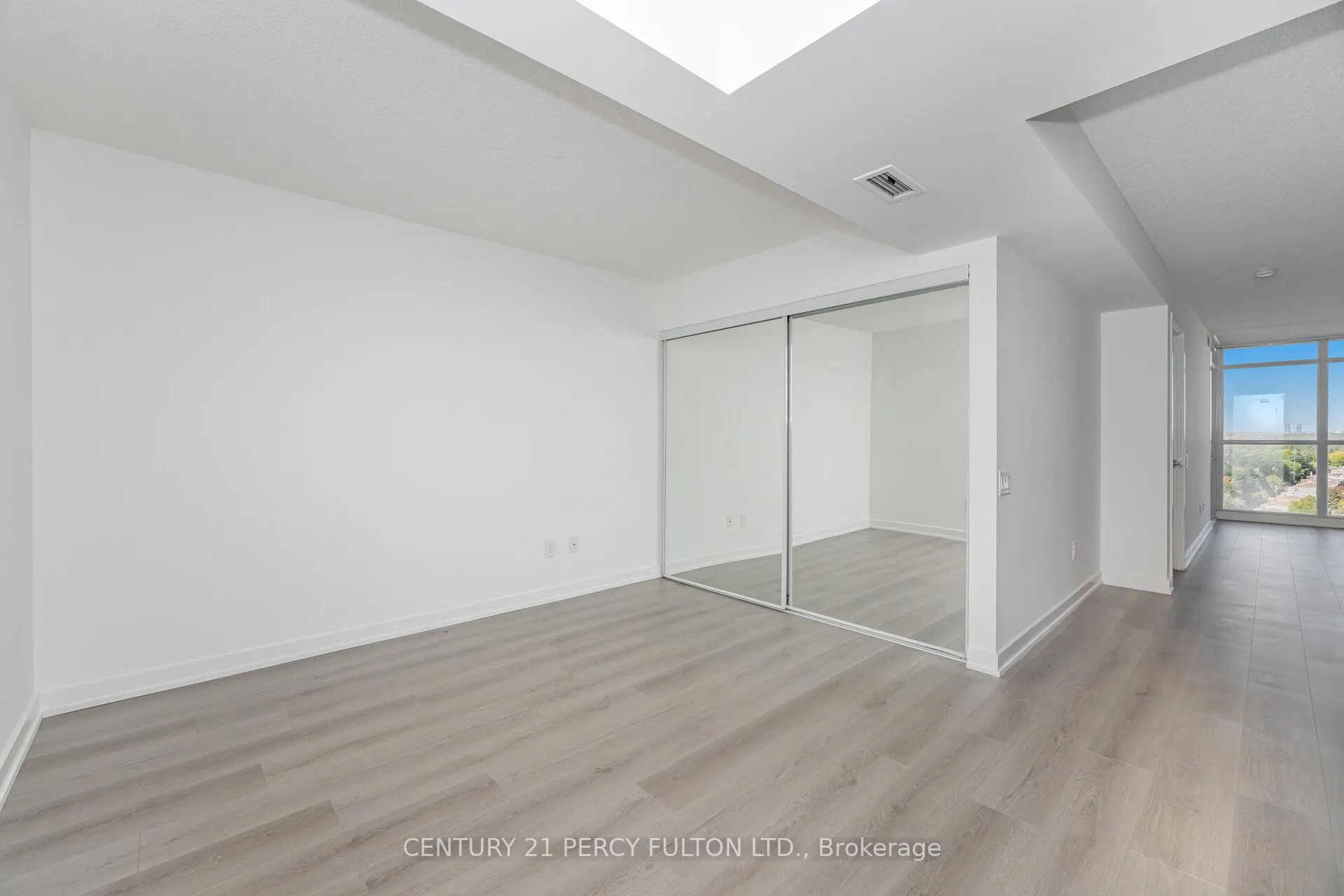 19 Singer Court, #1518