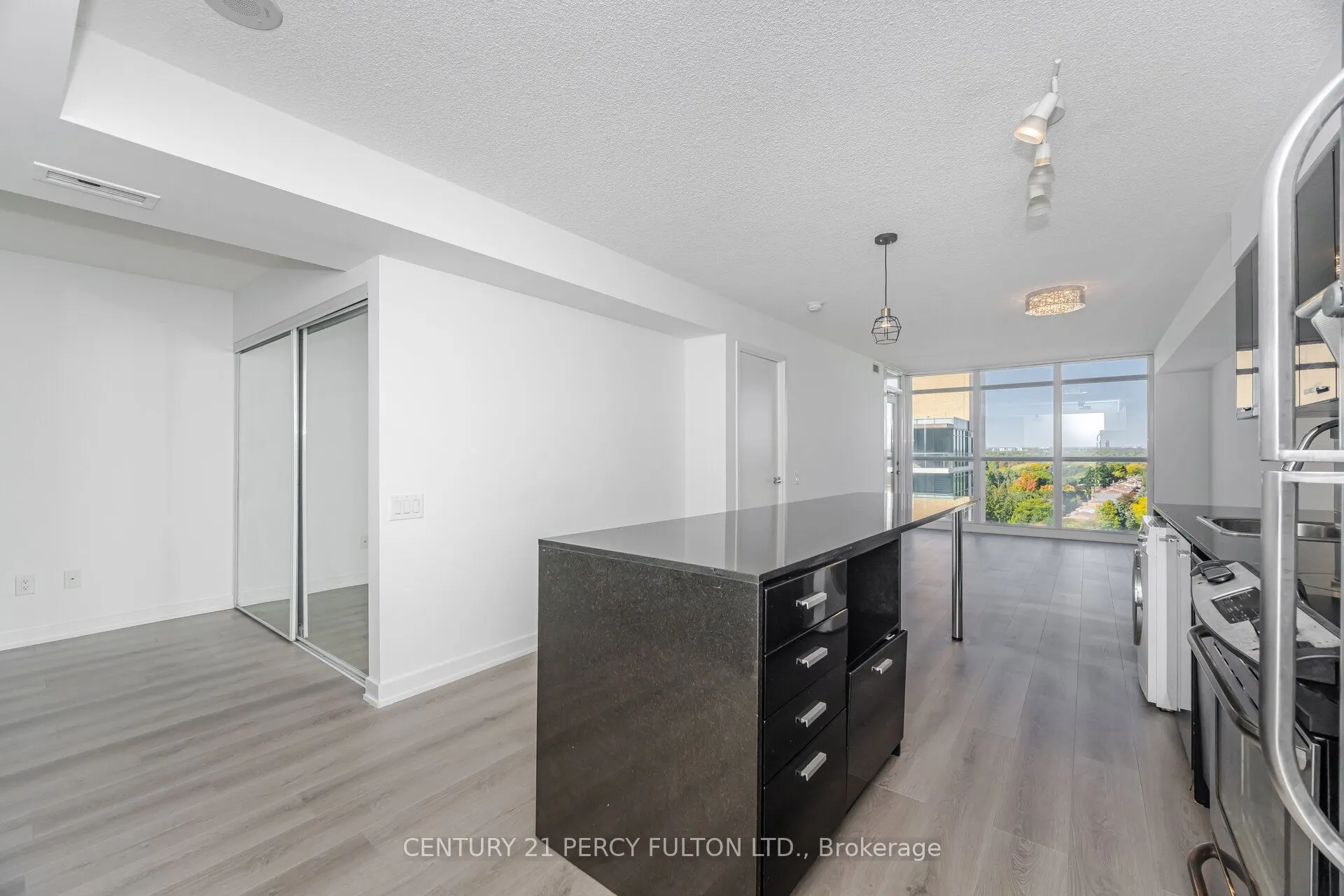 19 Singer Court, #1518