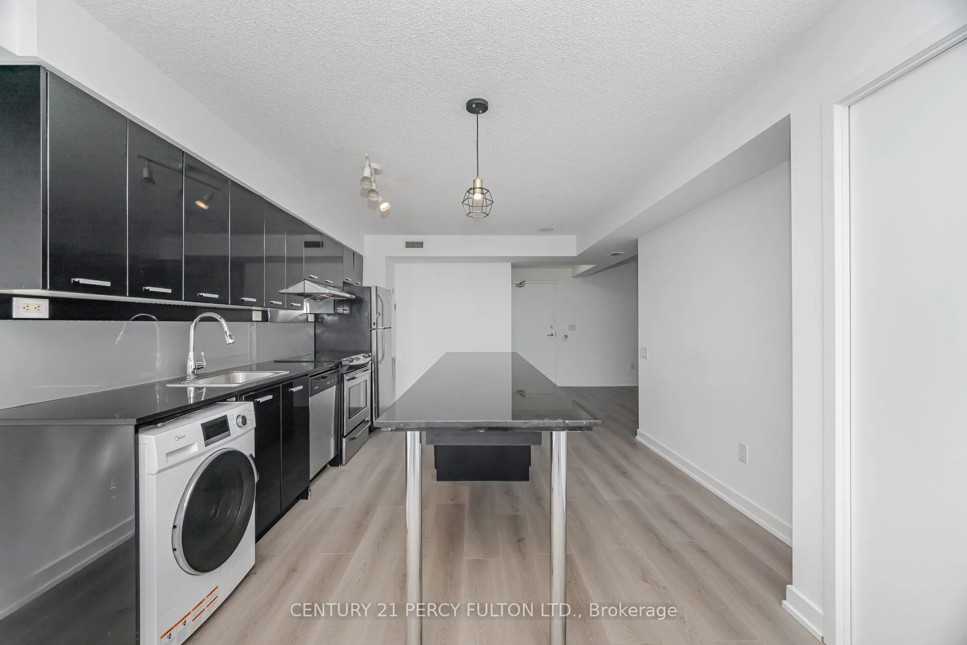 19 Singer Court, #1518