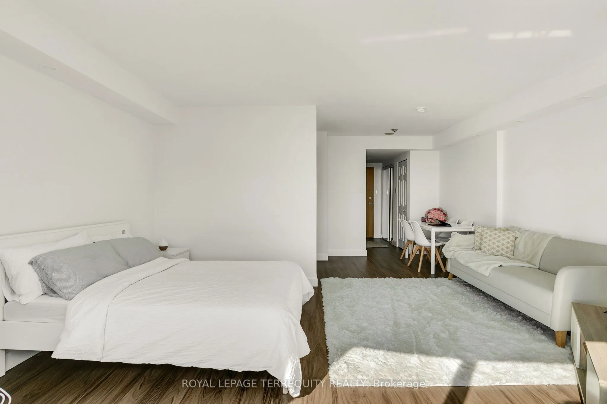 99 Harbour Square, #3803