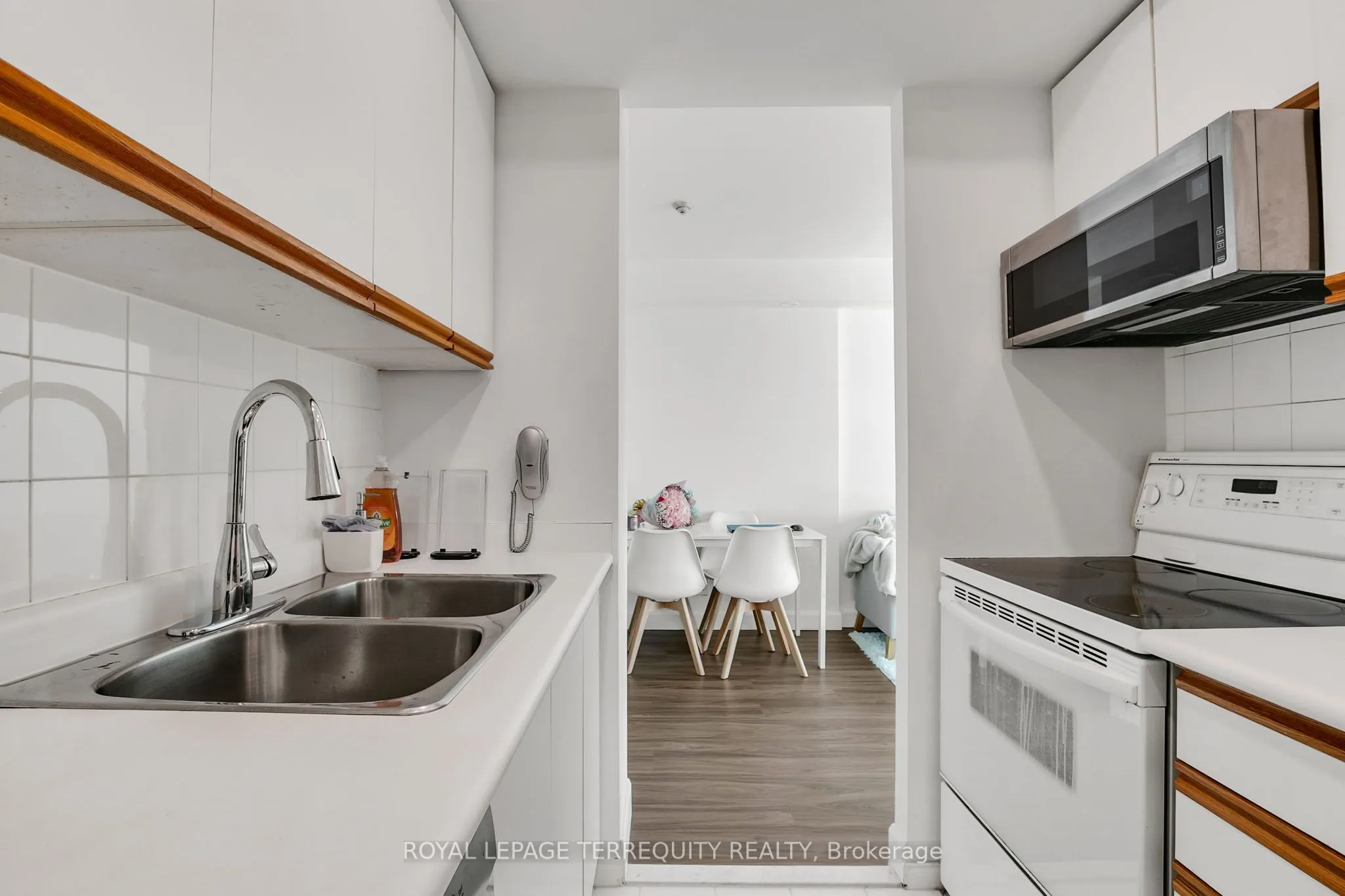 99 Harbour Square, #3803