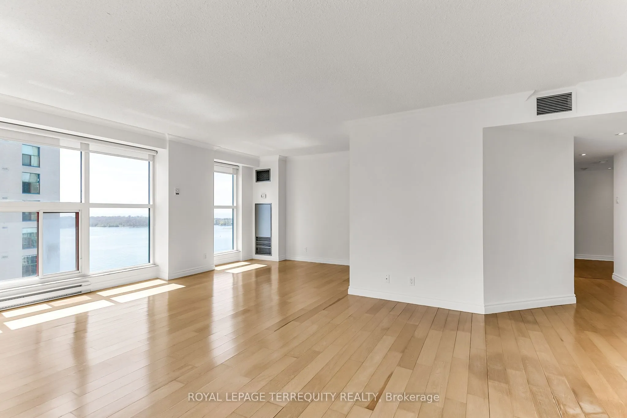 77 Harbour Square, #2707