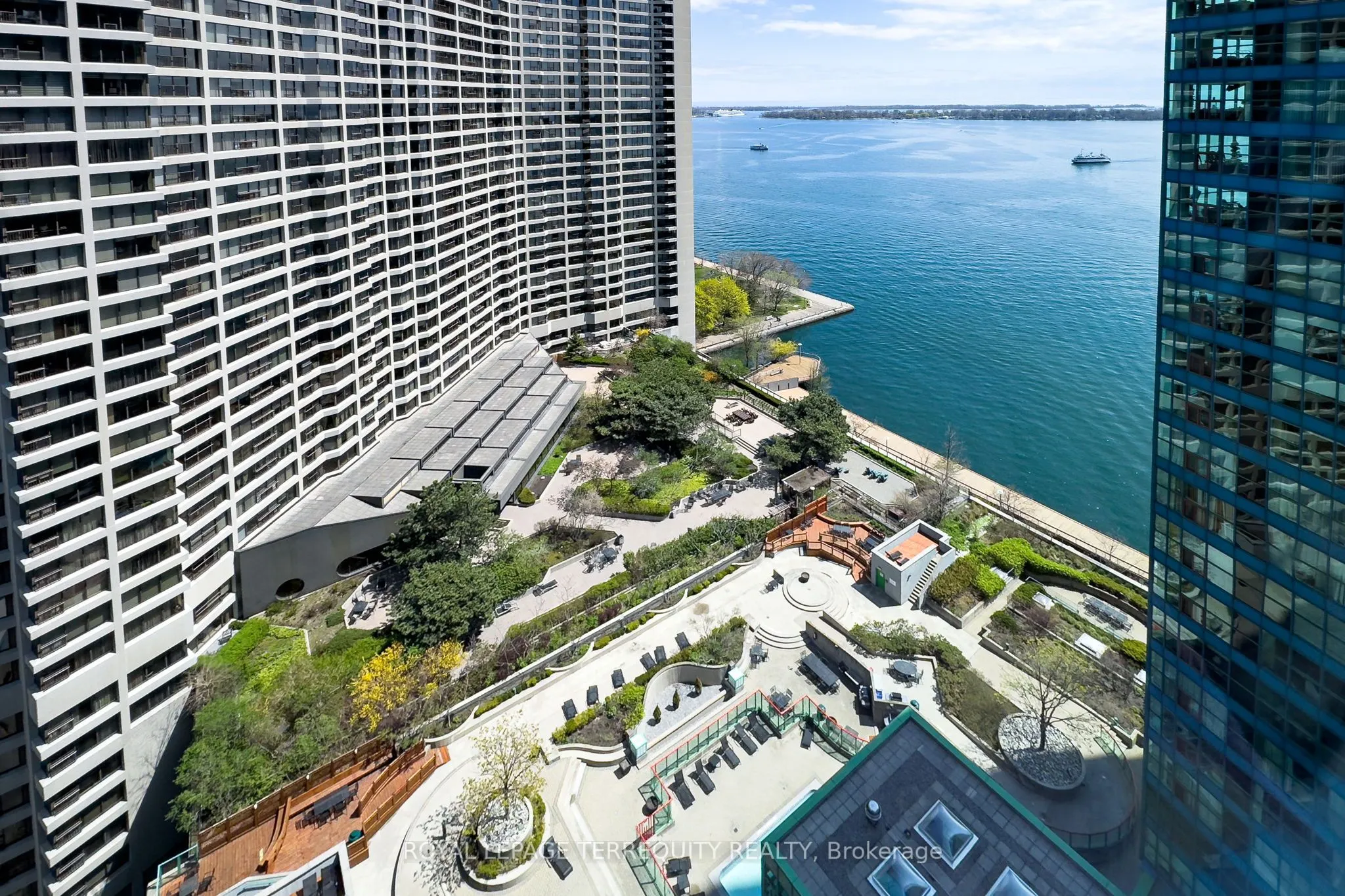 77 Harbour Square, #2707
