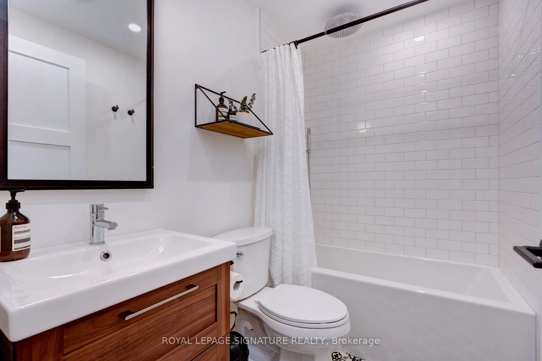 500 Queens Quay W, #208E