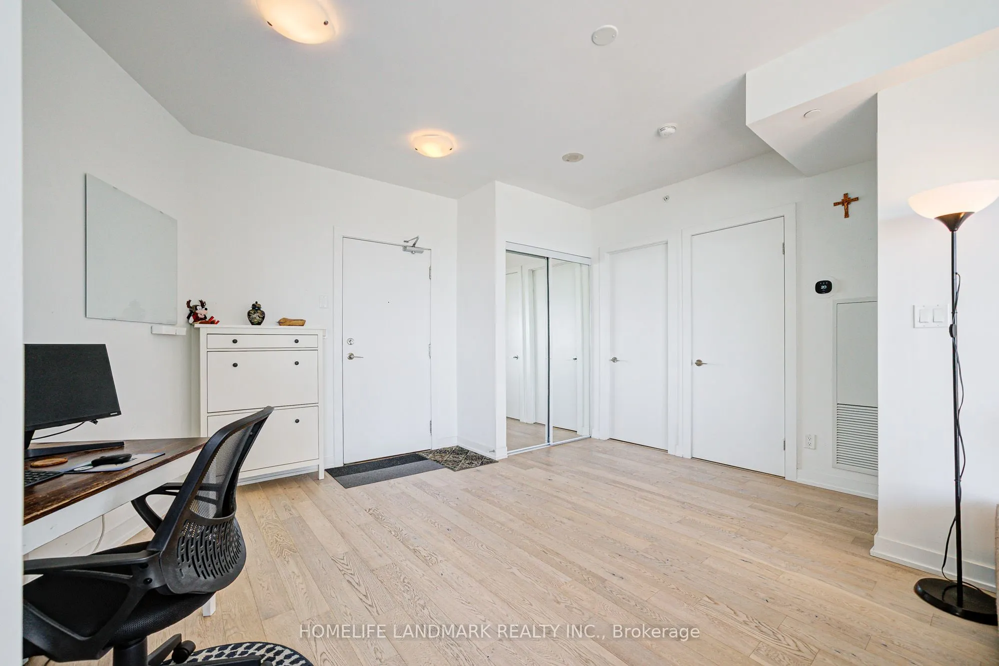 20 Bruyeres Mews, #2611