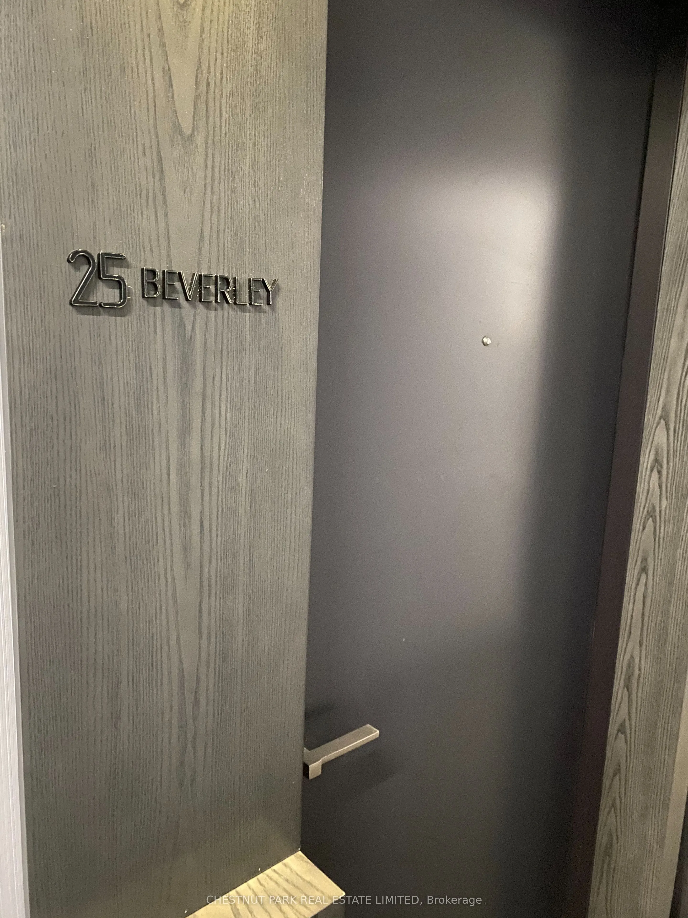 15 Beverley Street, #Th25