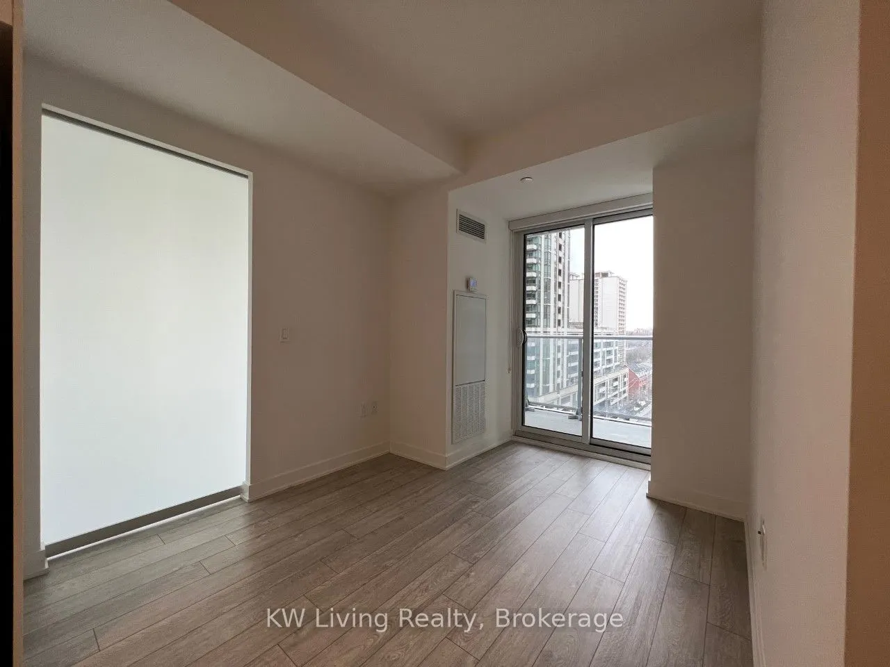195 Redpath Avenue, #812