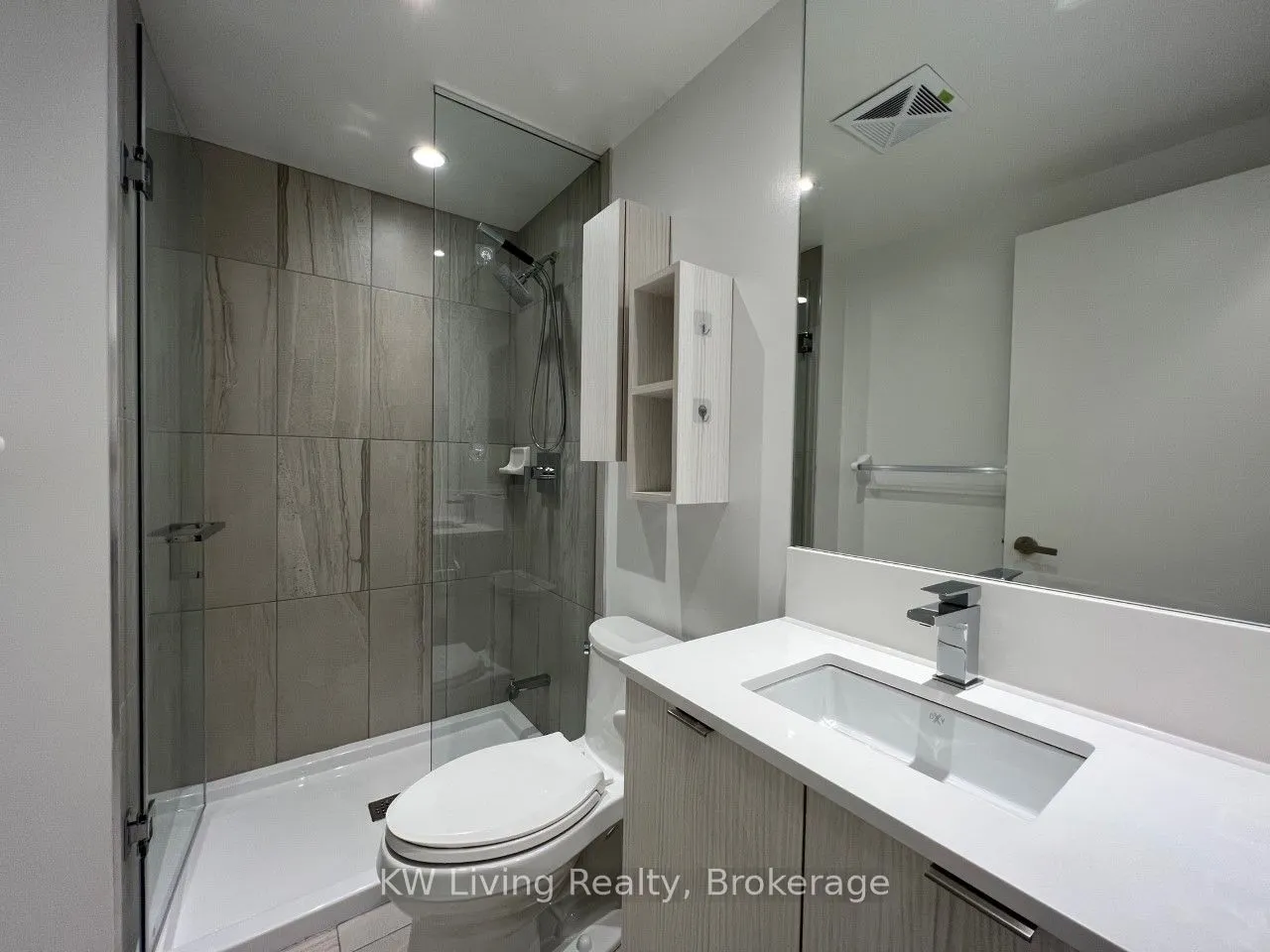 195 Redpath Avenue, #812