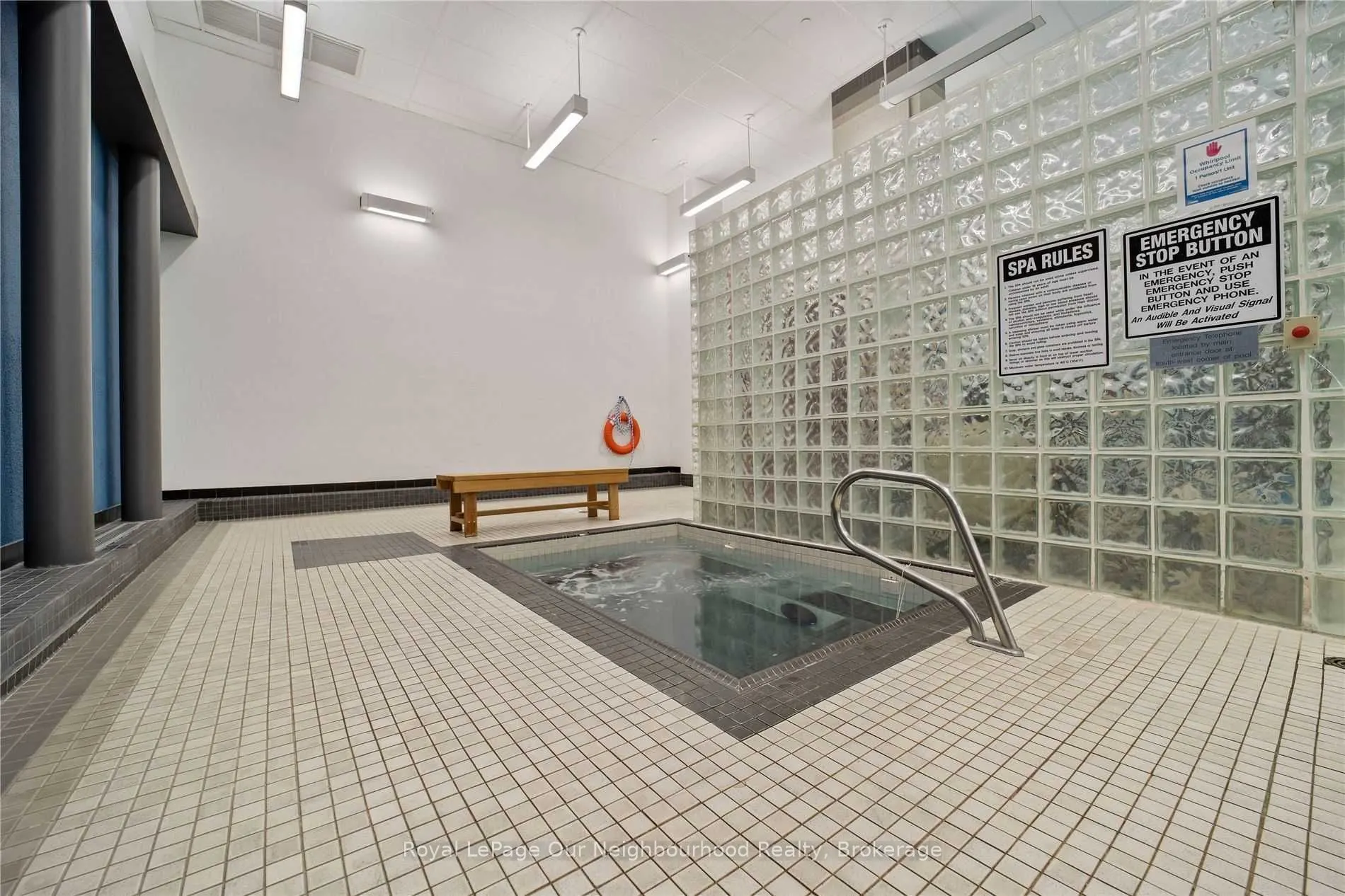 701 King Street W, #809