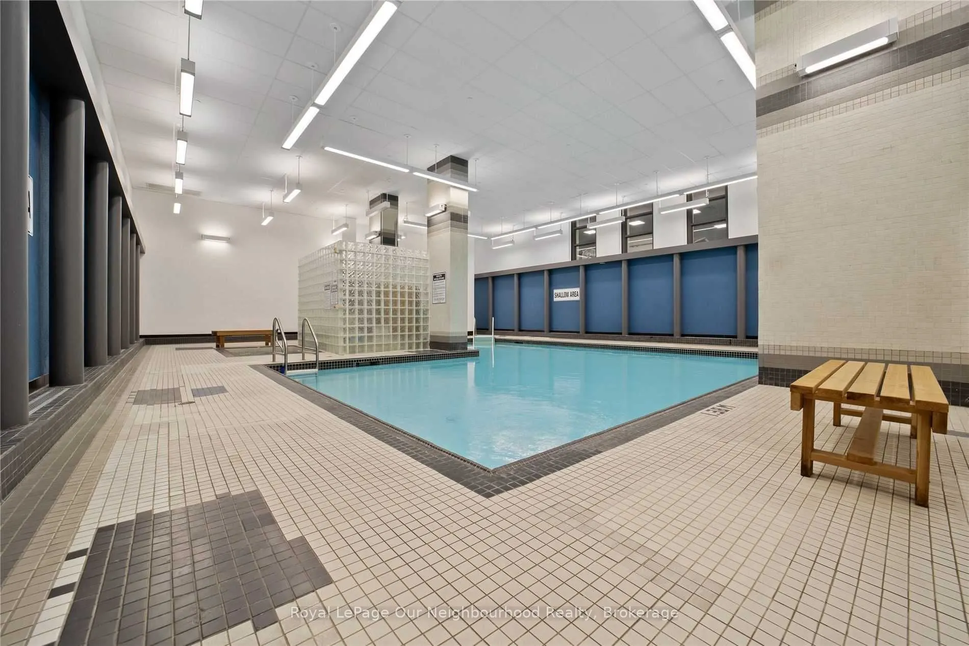 701 King Street W, #809