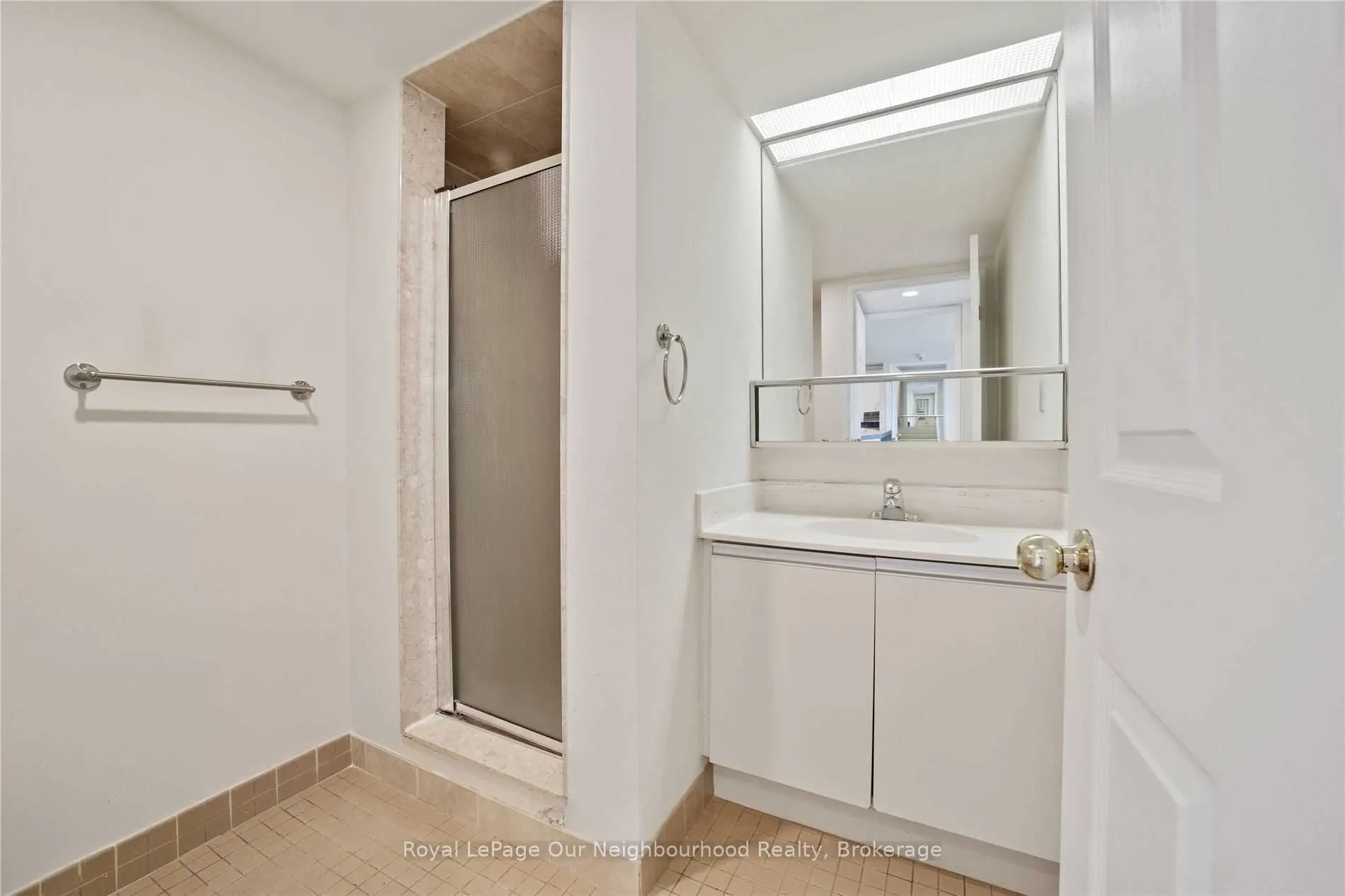 701 King Street W, #809