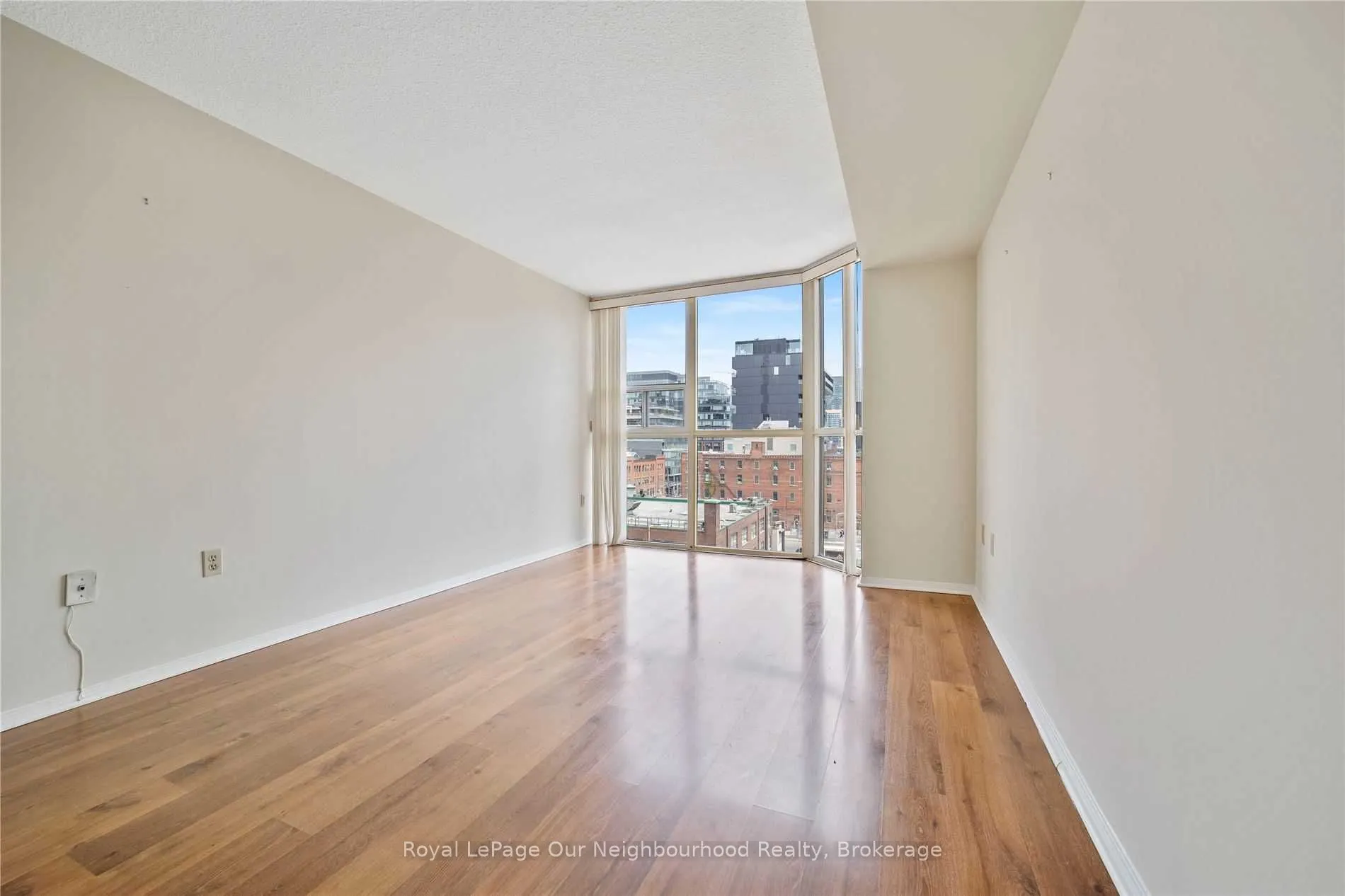 701 King Street W, #809