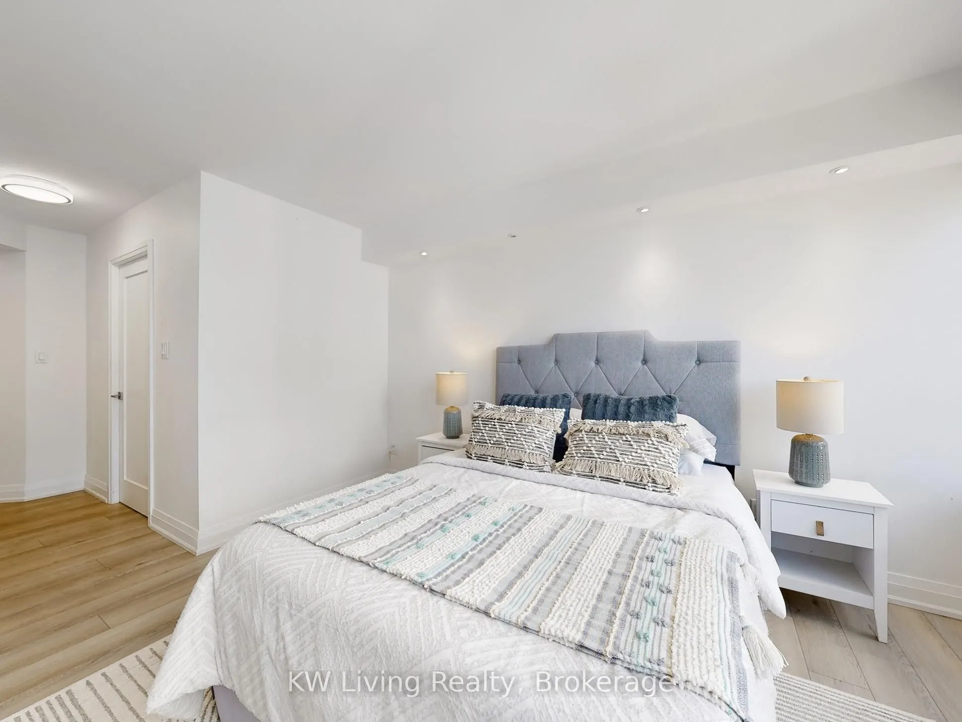 30 Greenfield Avenue, #1104